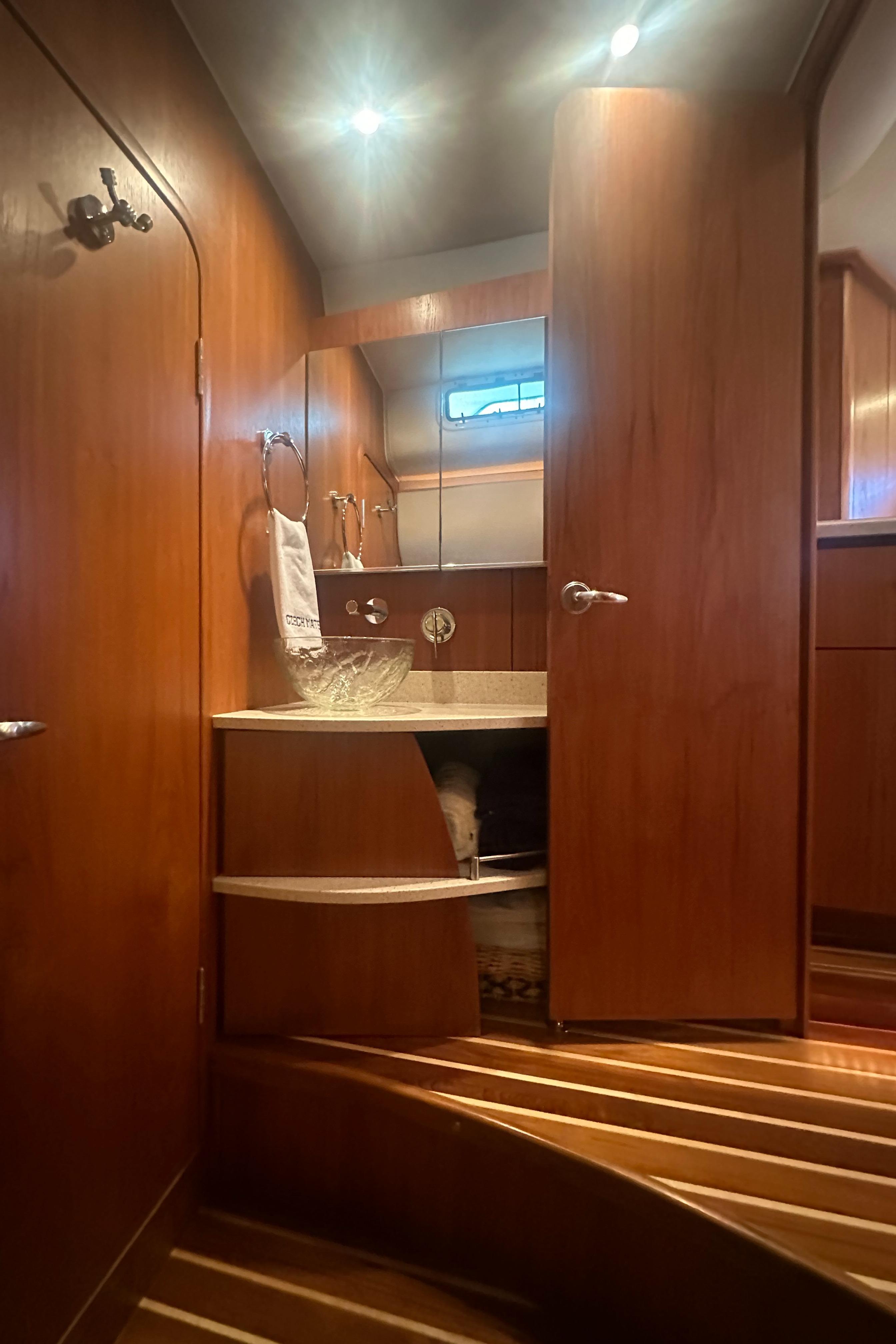 Tiara Yachts-4300 Sovran 2007-Selladoor (previously Czech Mate) WI-US-7809293 | Thumbnail