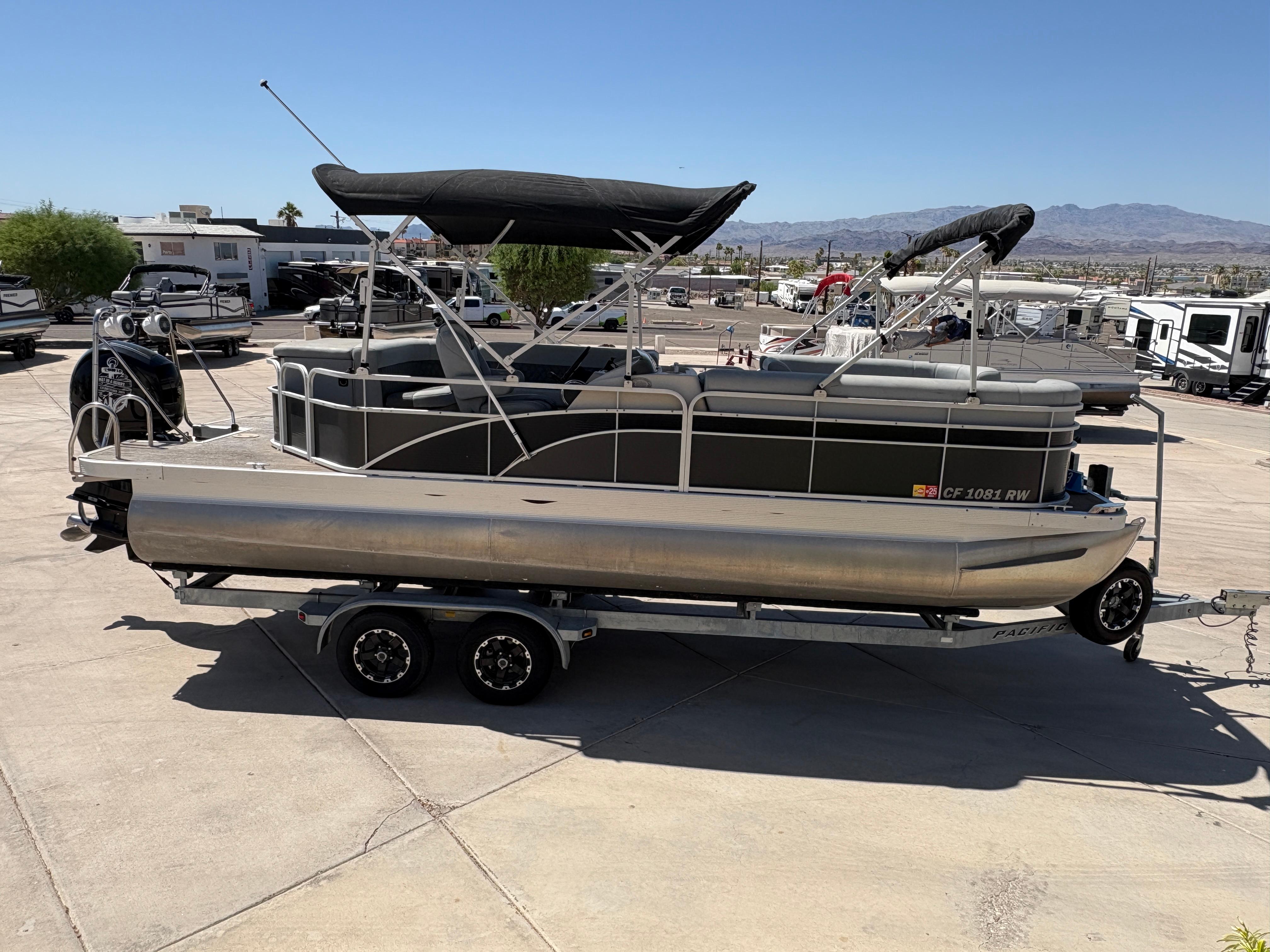 2014 Bennington 24 SLX #TBJC0511 inventory image at Sun Country Marine Group, Lake Havasu City, AZ 2014 Bennington 24 SLX #TBJC0511 inventory image at Sun Country Marine Group, Lake Havasu City, AZ