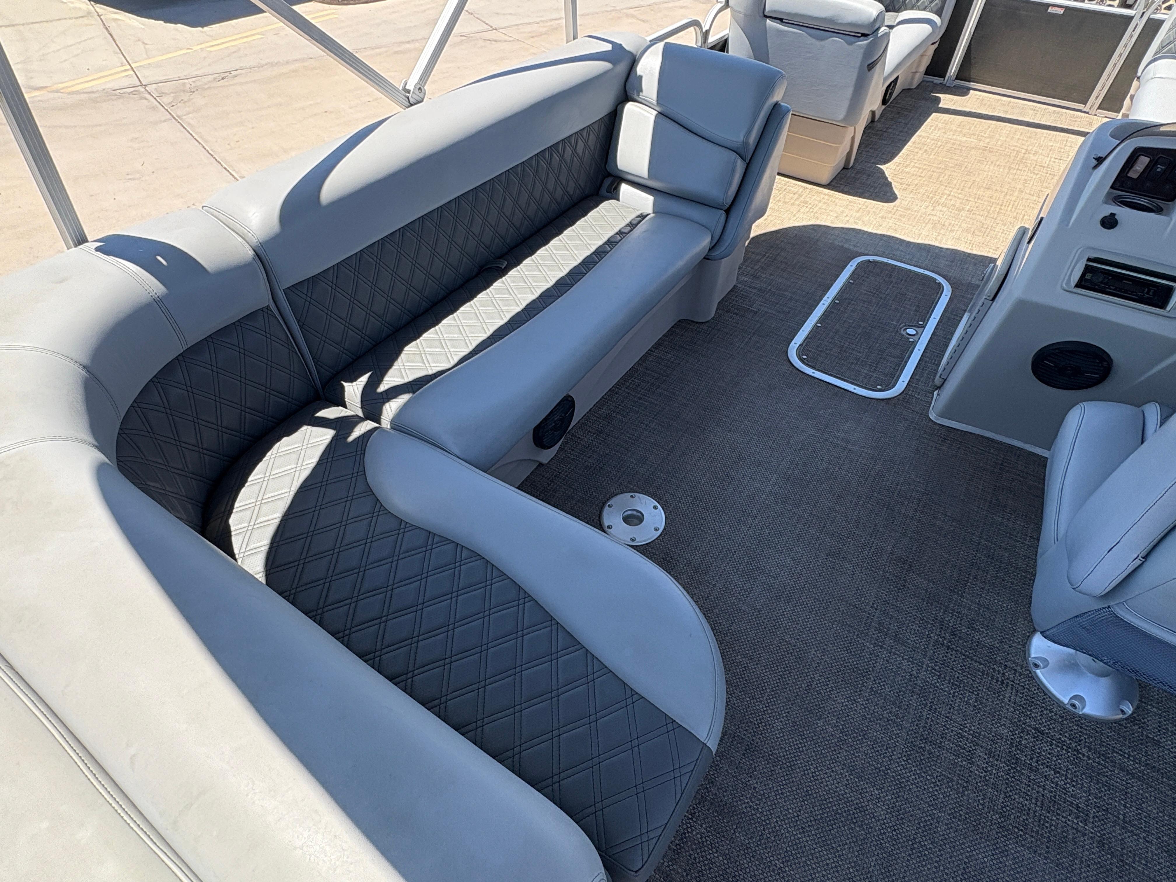 2014 Bennington 24 SLX #TBJC0511 inventory image at Sun Country Marine Group, Lake Havasu City, AZ 2014 Bennington 24 SLX #TBJC0511 inventory image at Sun Country Marine Group, Lake Havasu City, AZ