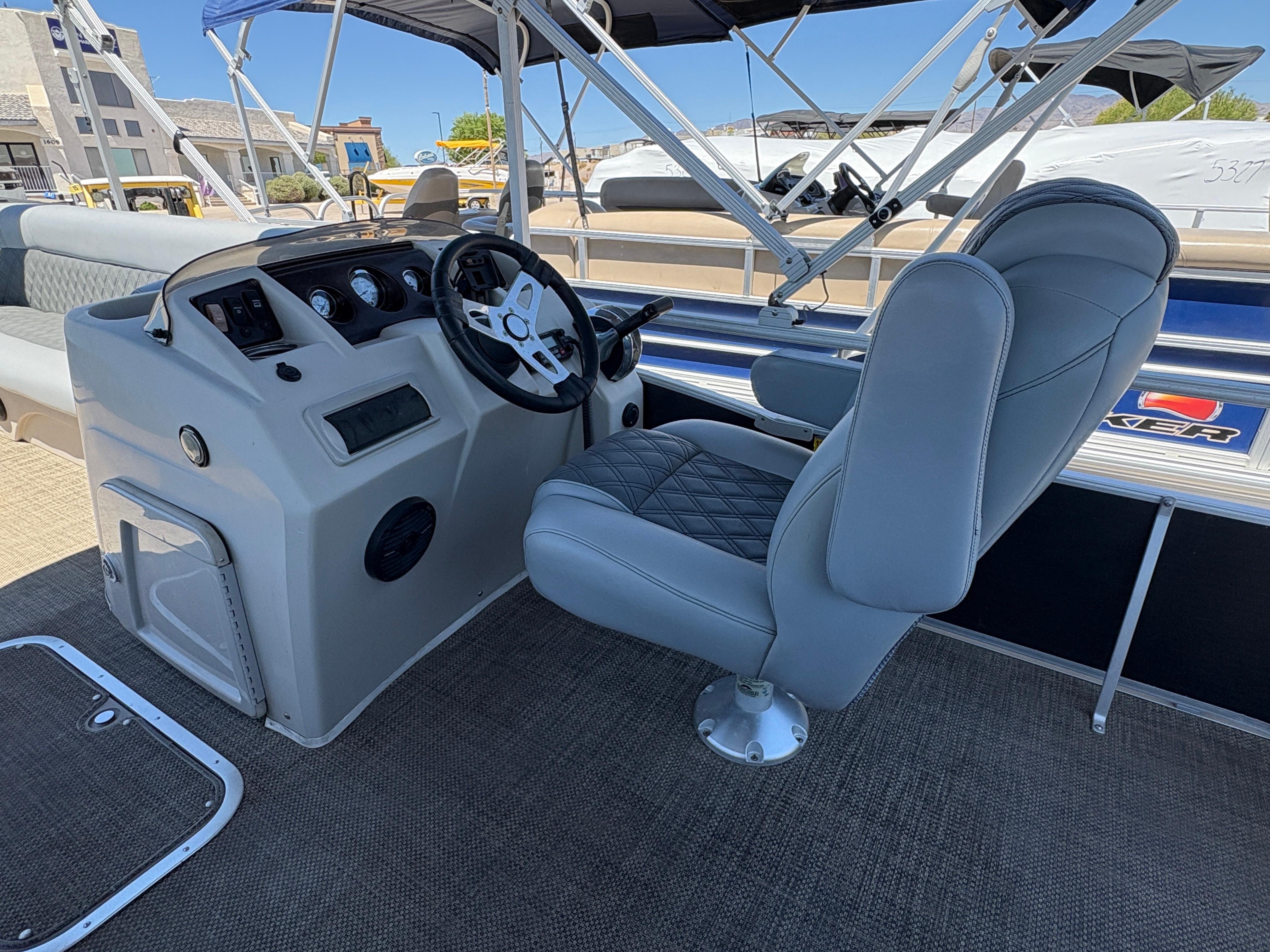 2014 Bennington 24 SLX #TBJC0511 inventory image at Sun Country Marine Group, Lake Havasu City, AZ 2014 Bennington 24 SLX #TBJC0511 inventory image at Sun Country Marine Group, Lake Havasu City, AZ