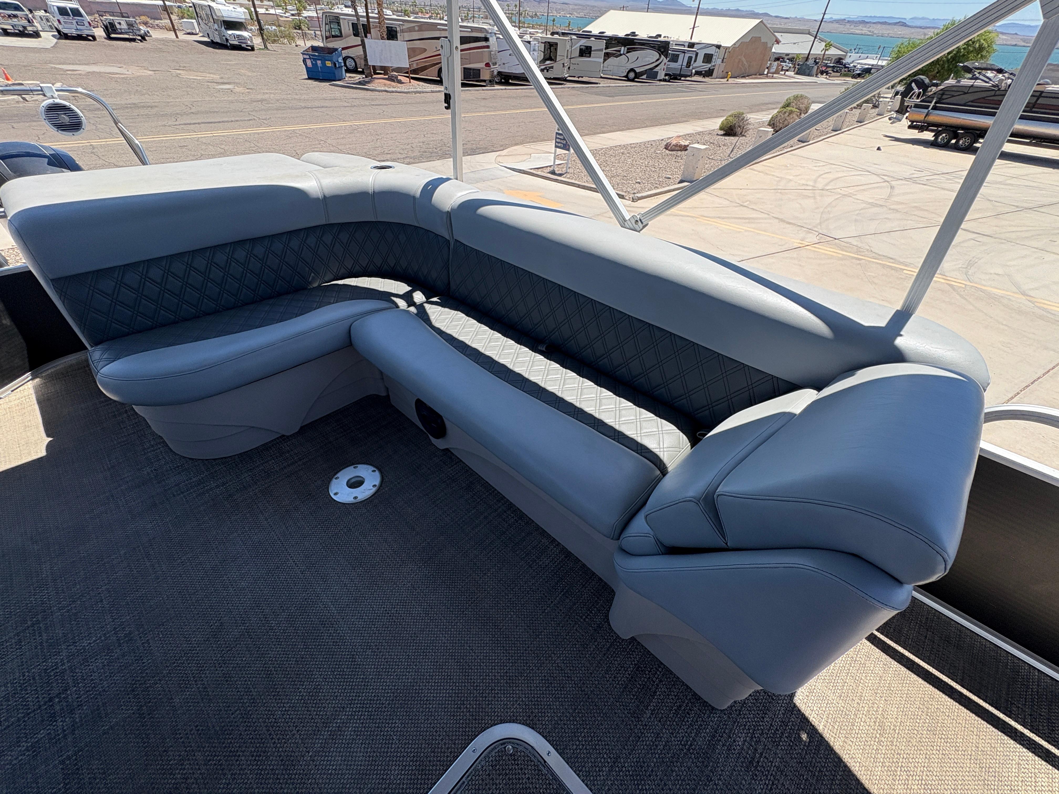 2014 Bennington 24 SLX #TBJC0511 inventory image at Sun Country Marine Group, Lake Havasu City, AZ 2014 Bennington 24 SLX #TBJC0511 inventory image at Sun Country Marine Group, Lake Havasu City, AZ