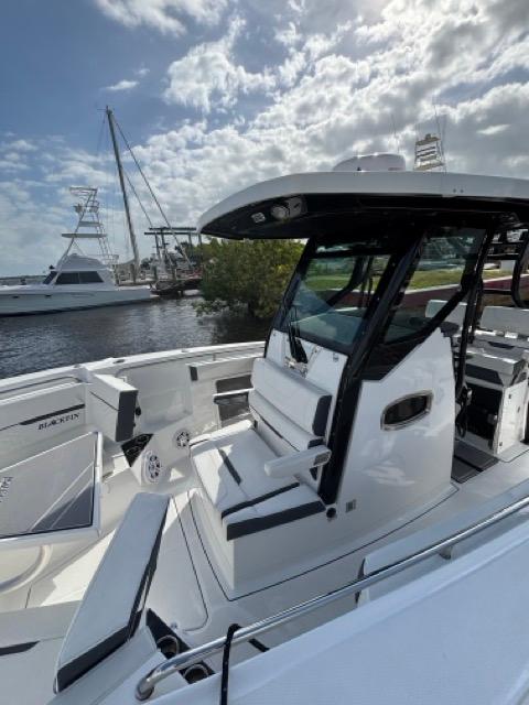 2022-blackfin-302-cc-power-9709301-20250310062022471-1_XLARGE