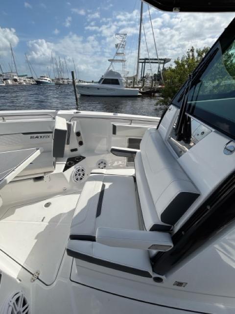 2022-blackfin-302-cc-power-9709301-20250310062037383-1_XLARGE