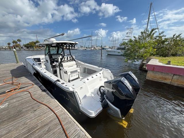 2022-blackfin-302-cc-power-9709301-20250310062043446-1_XLARGE