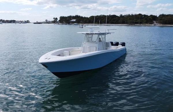 Photo of 2015 Invincible 39'