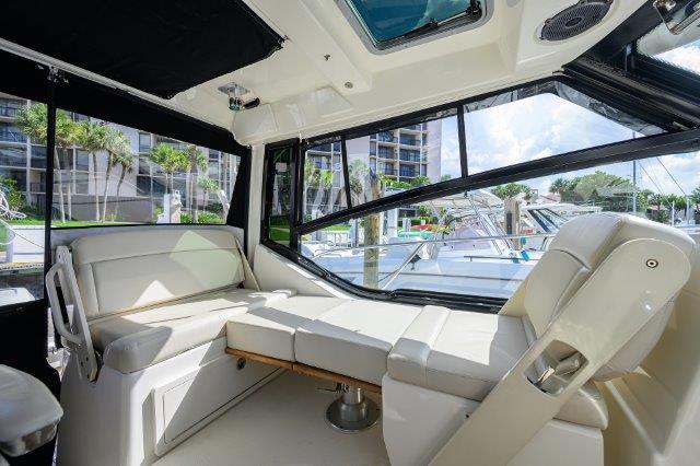 Boston Whaler-325 Conquest 2020-325 Boston Whaler w/ SeaKeeper Stabilizer & Ride CA-US-9839312 | Thumbnail