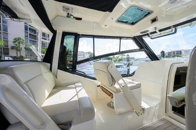 Boston Whaler-325 Conquest 2020-325 Boston Whaler w/ SeaKeeper Stabilizer & Ride CA-US-9839312 | Thumbnail