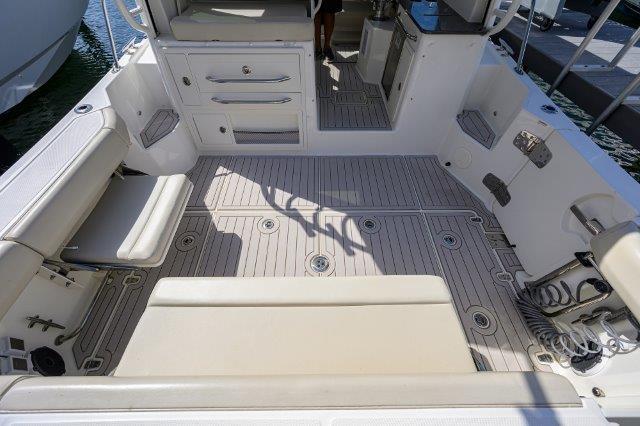 Boston Whaler-325 Conquest 2020-325 Boston Whaler w/ SeaKeeper Stabilizer & Ride CA-US-9839312 | Thumbnail