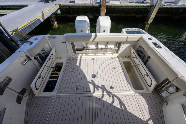 Boston Whaler-325 Conquest 2020-325 Boston Whaler w/ SeaKeeper Stabilizer & Ride CA-US-9839312 | Thumbnail