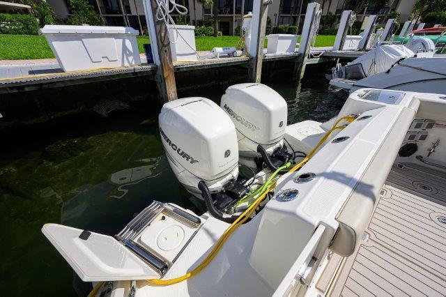 Boston Whaler-325 Conquest 2020-325 Boston Whaler w/ SeaKeeper Stabilizer & Ride CA-US-9839312 | Thumbnail