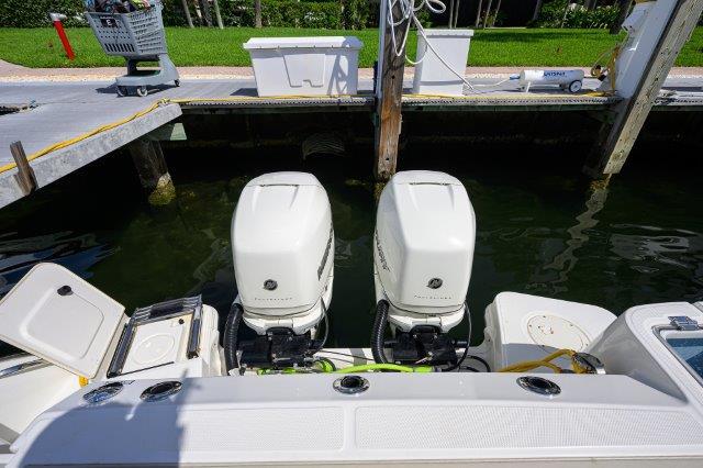 Boston Whaler-325 Conquest 2020-325 Boston Whaler w/ SeaKeeper Stabilizer & Ride CA-US-9839312 | Thumbnail