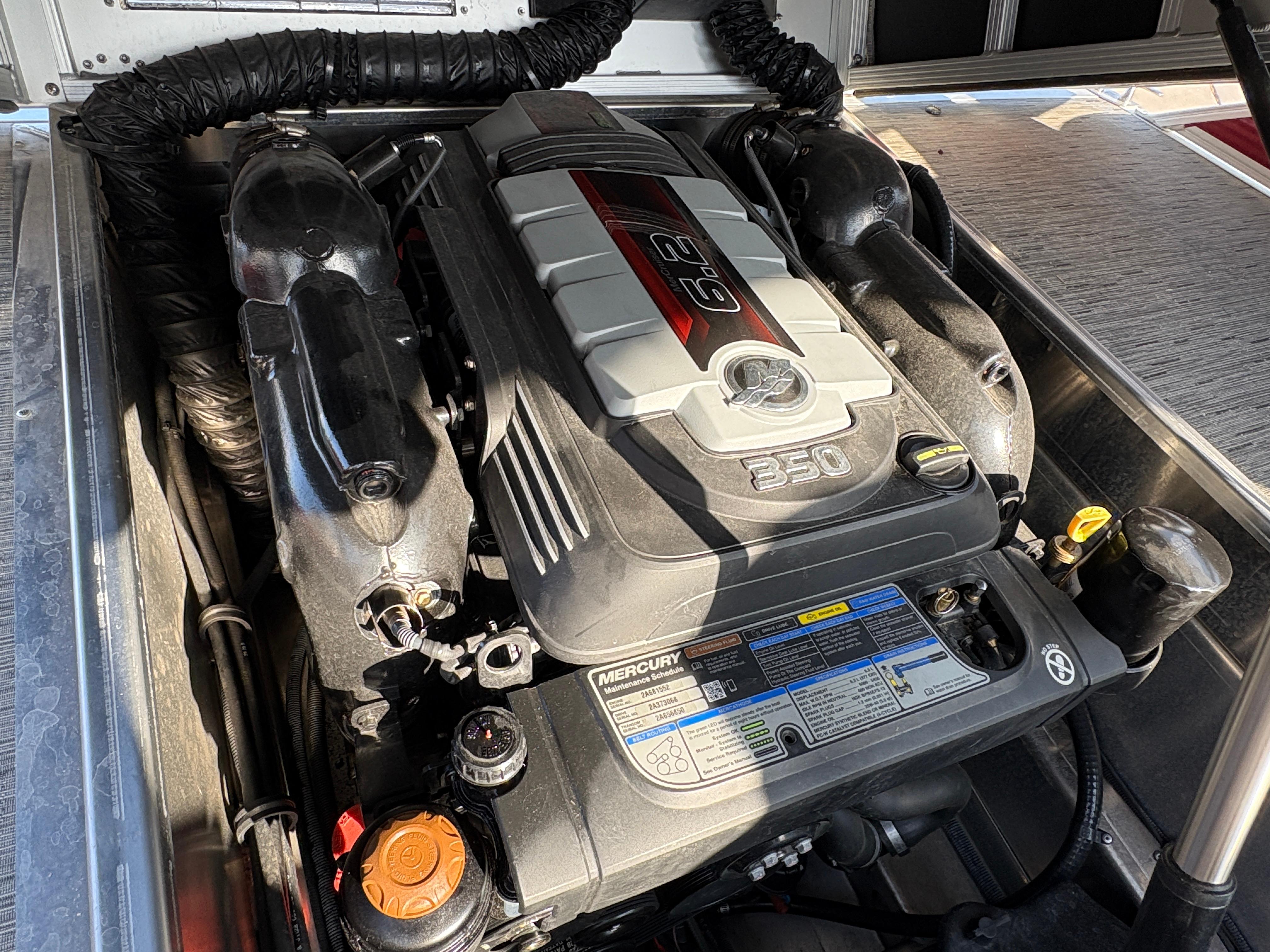 2021 Bennington 25 QSBA IO #TGM8643 inventory image at Sun Country Marine Group, Lake Havasu City, AZ 2021 Bennington 25 QSBA IO #TGM8643 inventory image at Sun Country Marine Group, Lake Havasu City, AZ