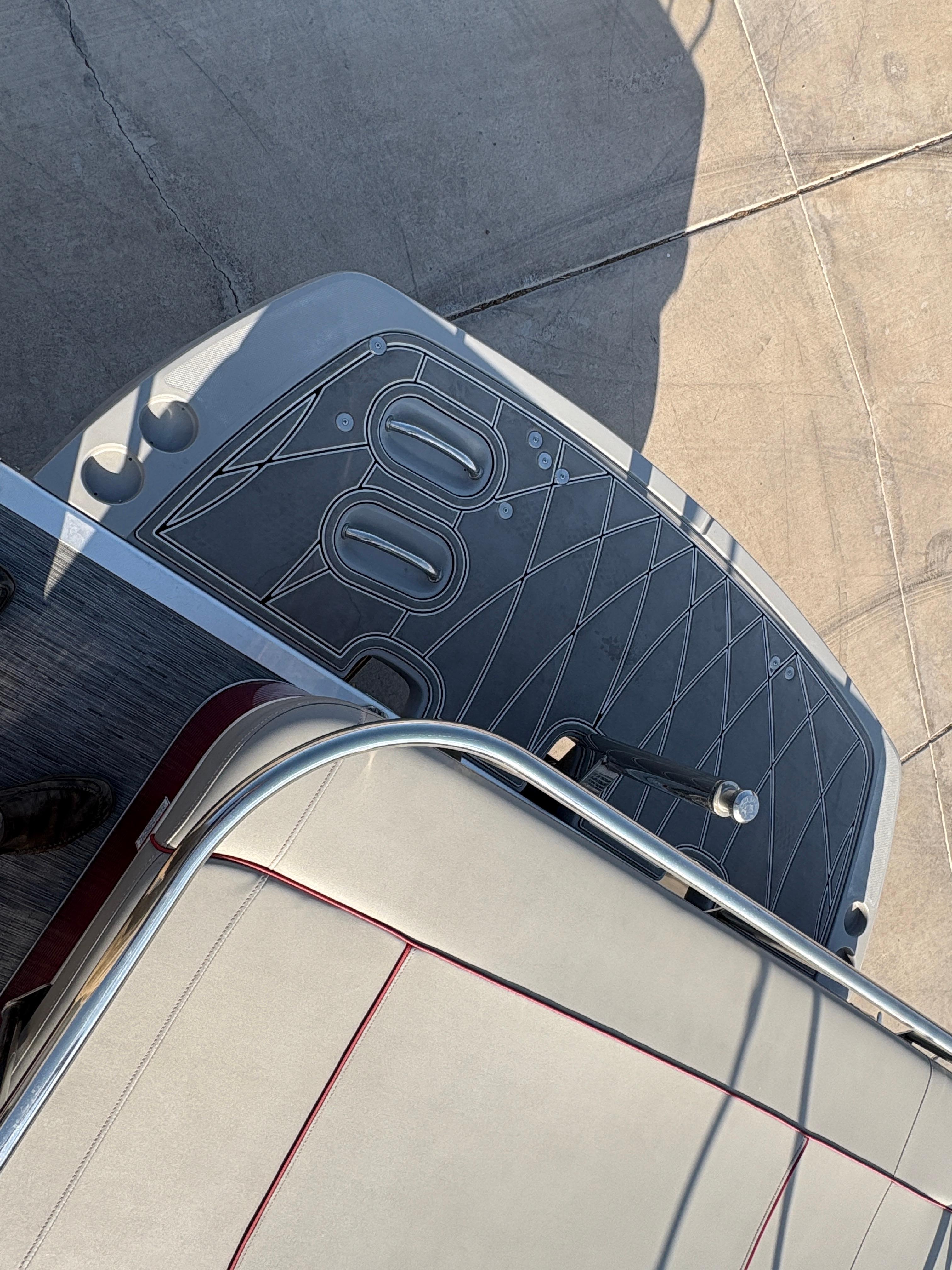 2021 Bennington 25 QSBA IO #TGM8643 inventory image at Sun Country Marine Group, Lake Havasu City, AZ 2021 Bennington 25 QSBA IO #TGM8643 inventory image at Sun Country Marine Group, Lake Havasu City, AZ