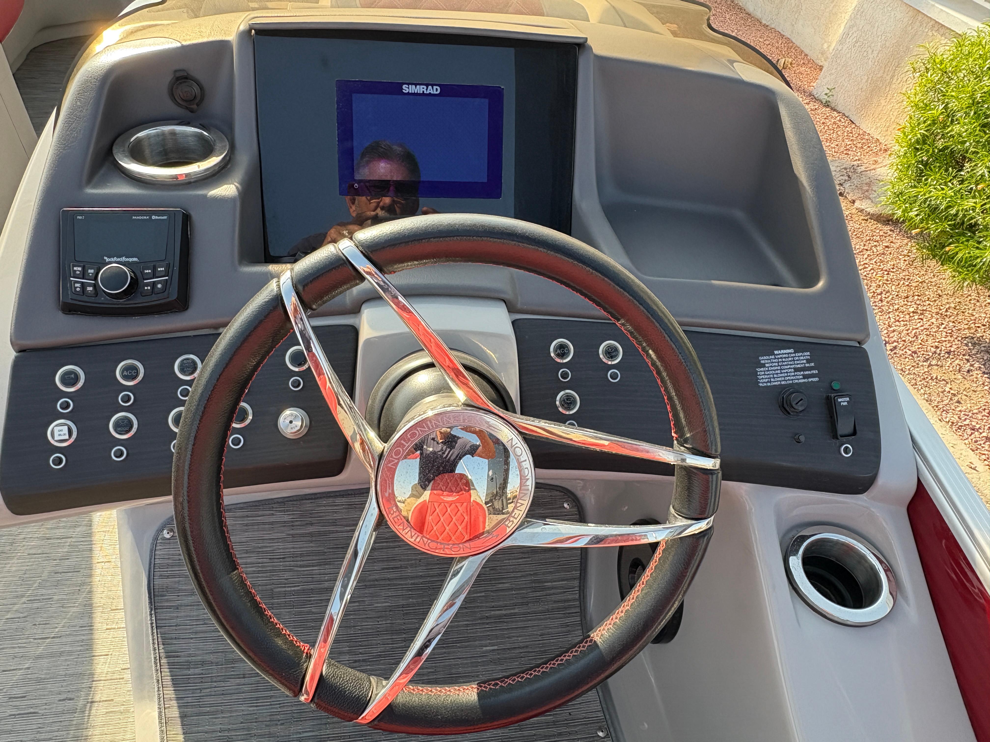 2021 Bennington 25 QSBA IO #TGM8643 inventory image at Sun Country Marine Group, Lake Havasu City, AZ 2021 Bennington 25 QSBA IO #TGM8643 inventory image at Sun Country Marine Group, Lake Havasu City, AZ