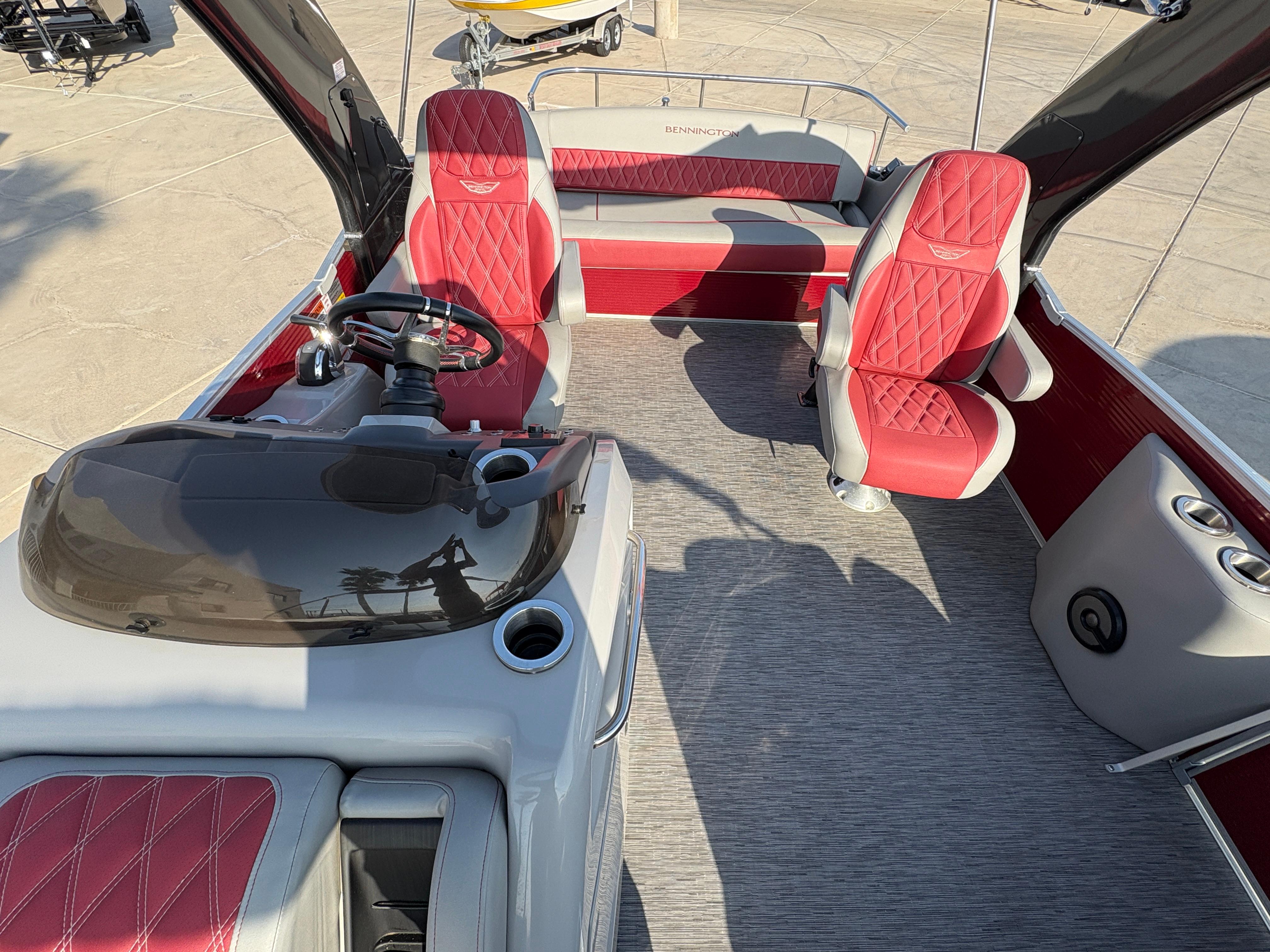 2021 Bennington 25 QSBA IO #TGM8643 inventory image at Sun Country Marine Group, Lake Havasu City, AZ 2021 Bennington 25 QSBA IO #TGM8643 inventory image at Sun Country Marine Group, Lake Havasu City, AZ