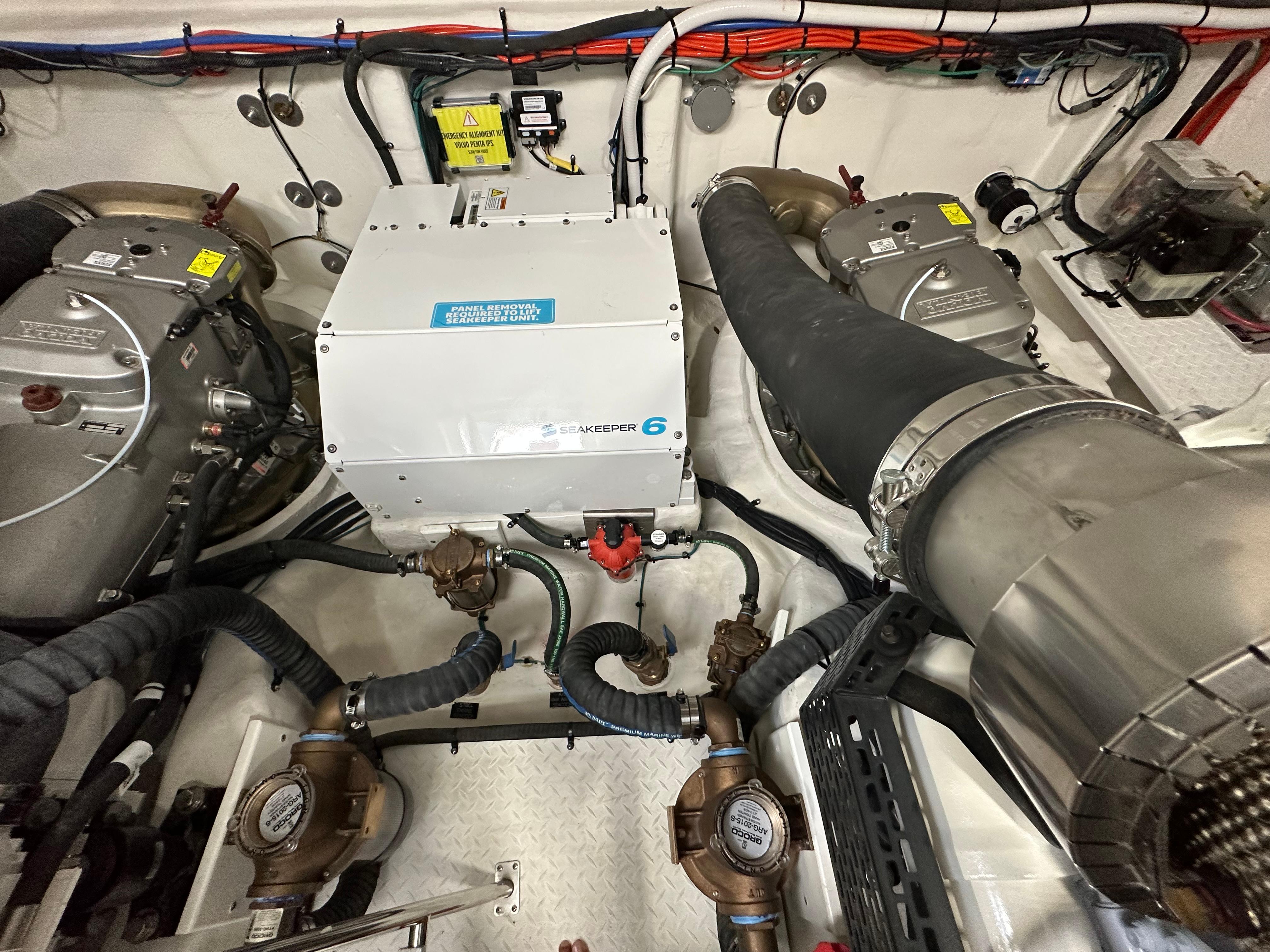 2022-cruisers-yachts-50-cantius-power-9689315-20250220103308979-1_XLARGE