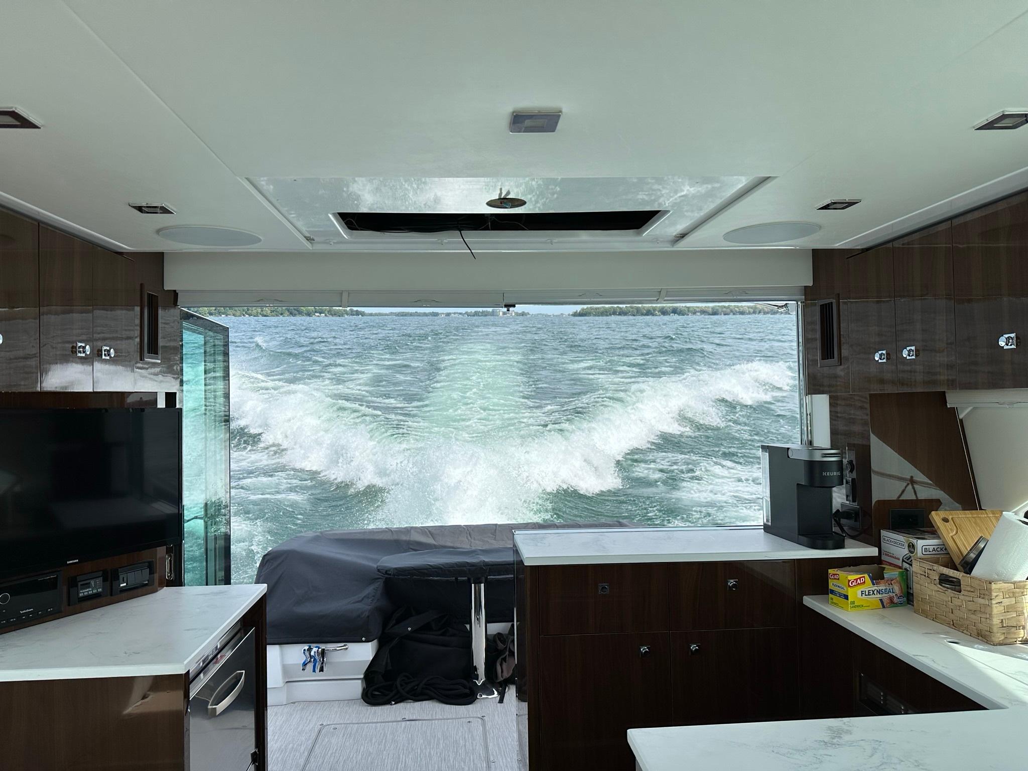 2022-cruisers-yachts-50-cantius-power-9689315-20250220103413518-1_XLARGE