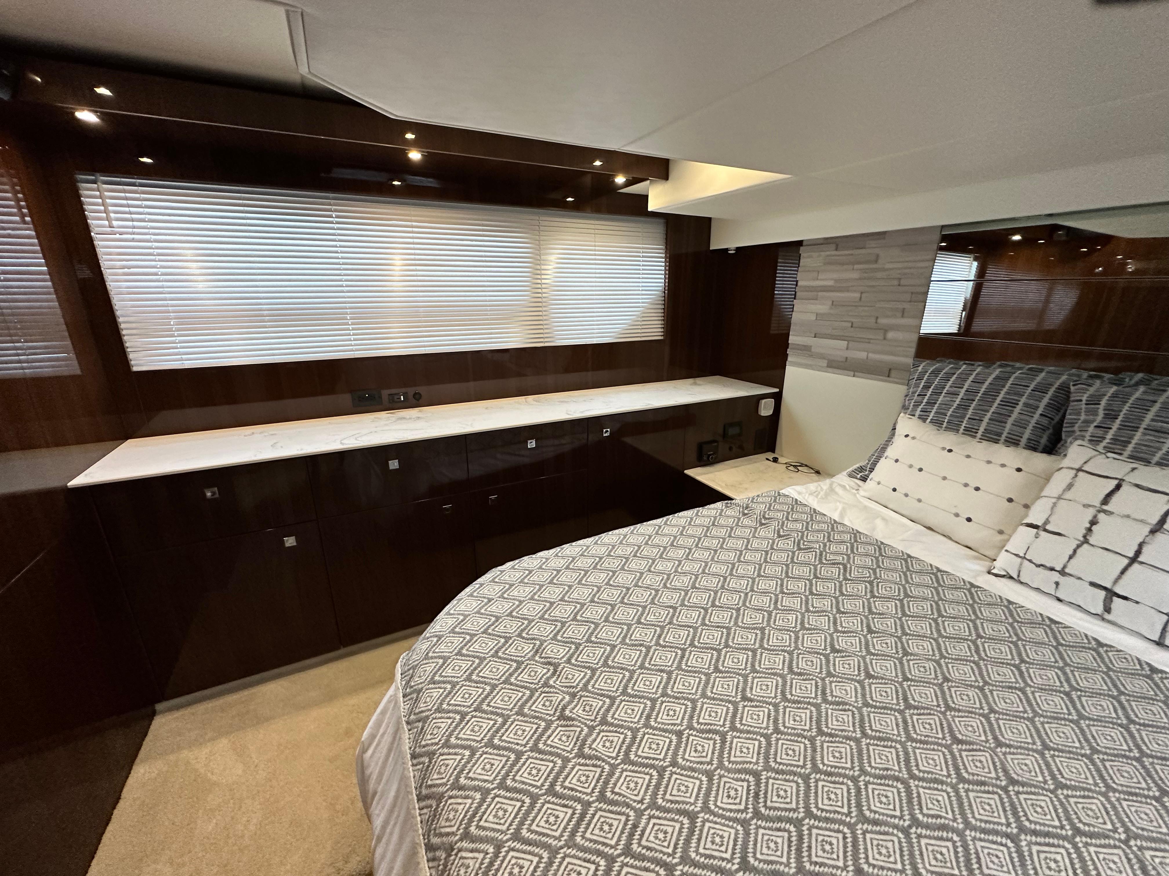 2022-cruisers-yachts-50-cantius-power-9689315-20250220103552804-1_XLARGE