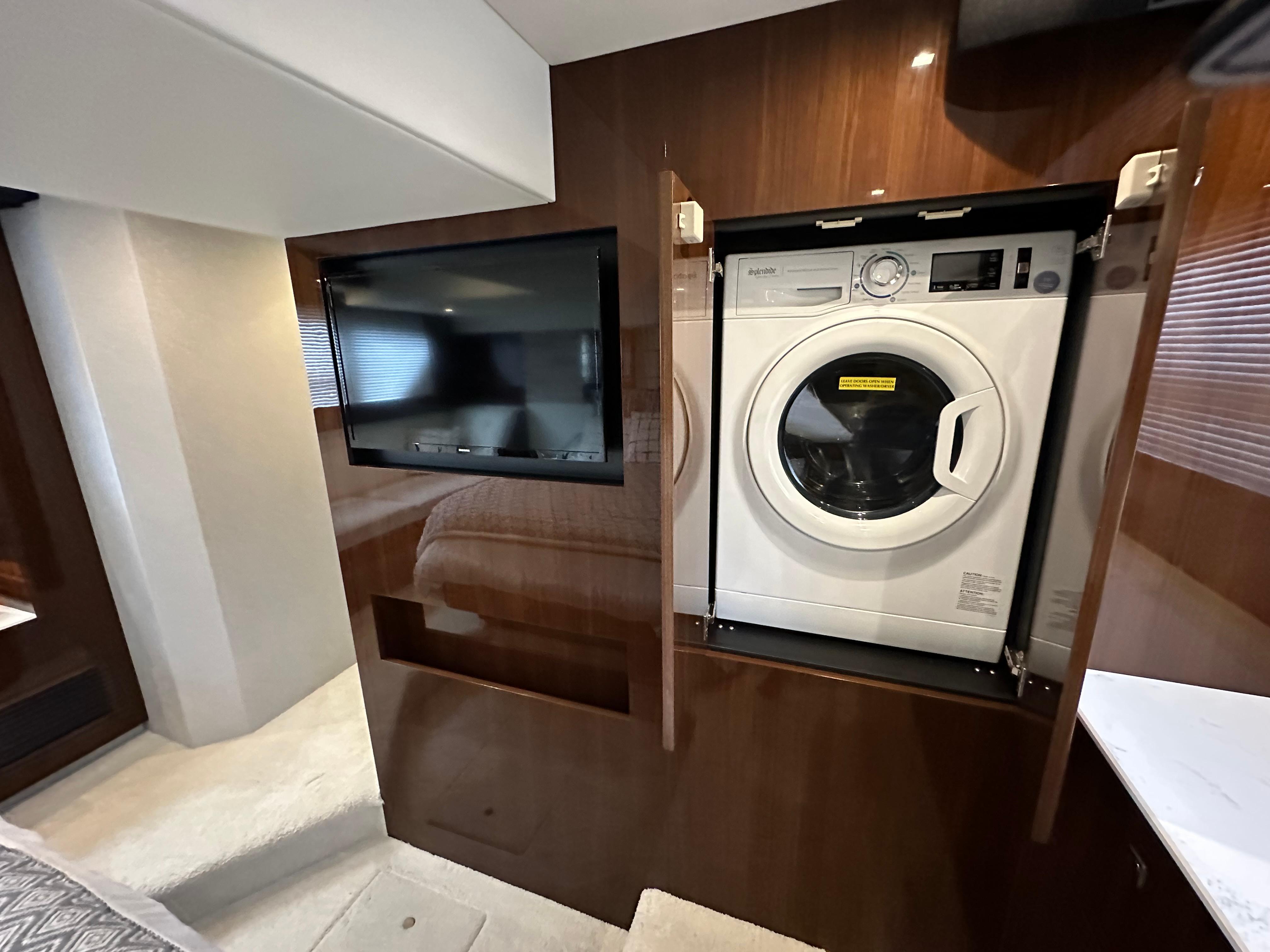 2022-cruisers-yachts-50-cantius-power-9689315-20250220103602061-1_XLARGE