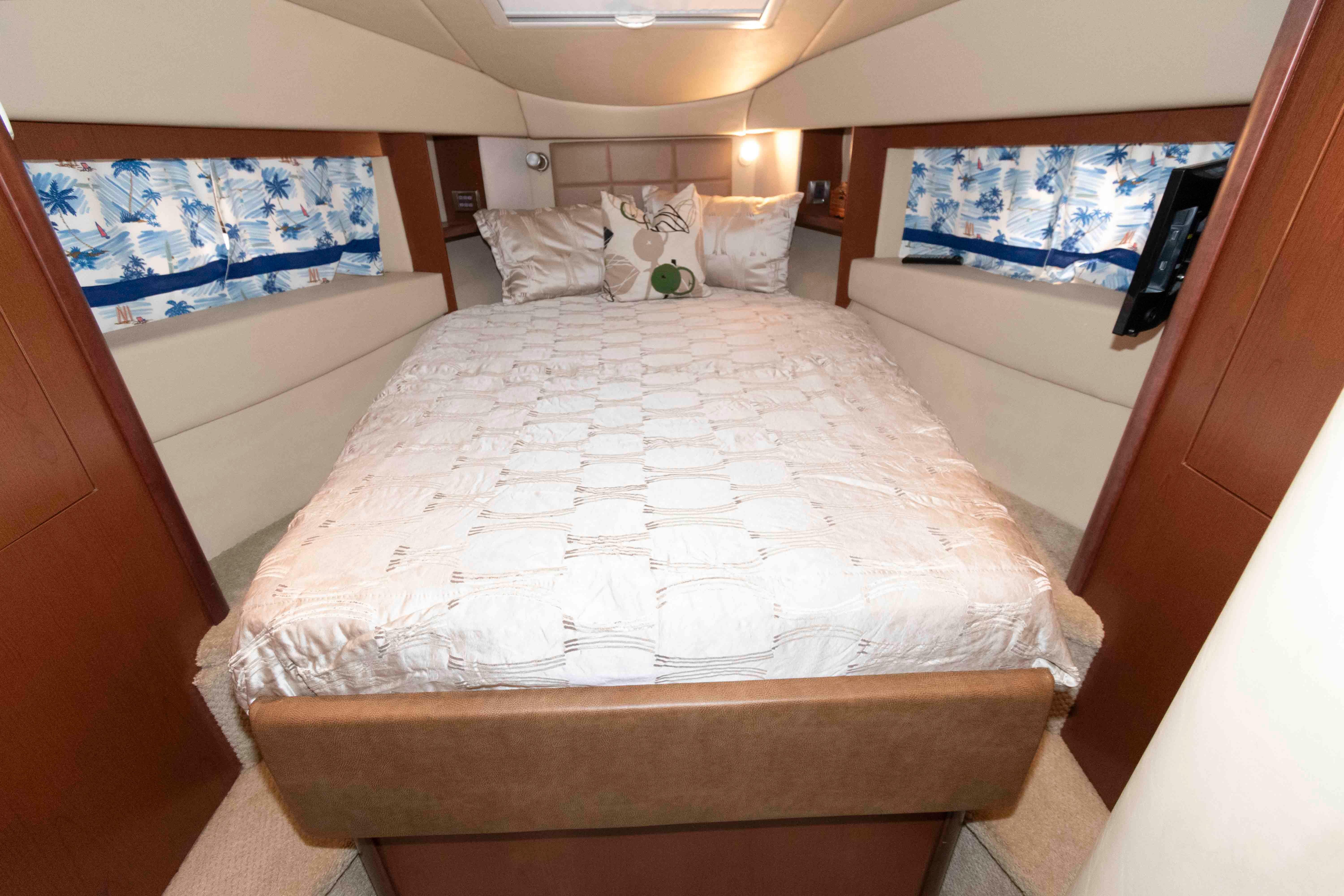 DC 10452 WH Knot 10 Yacht Sales DC 10452 WH Knot 10 Yacht Sales