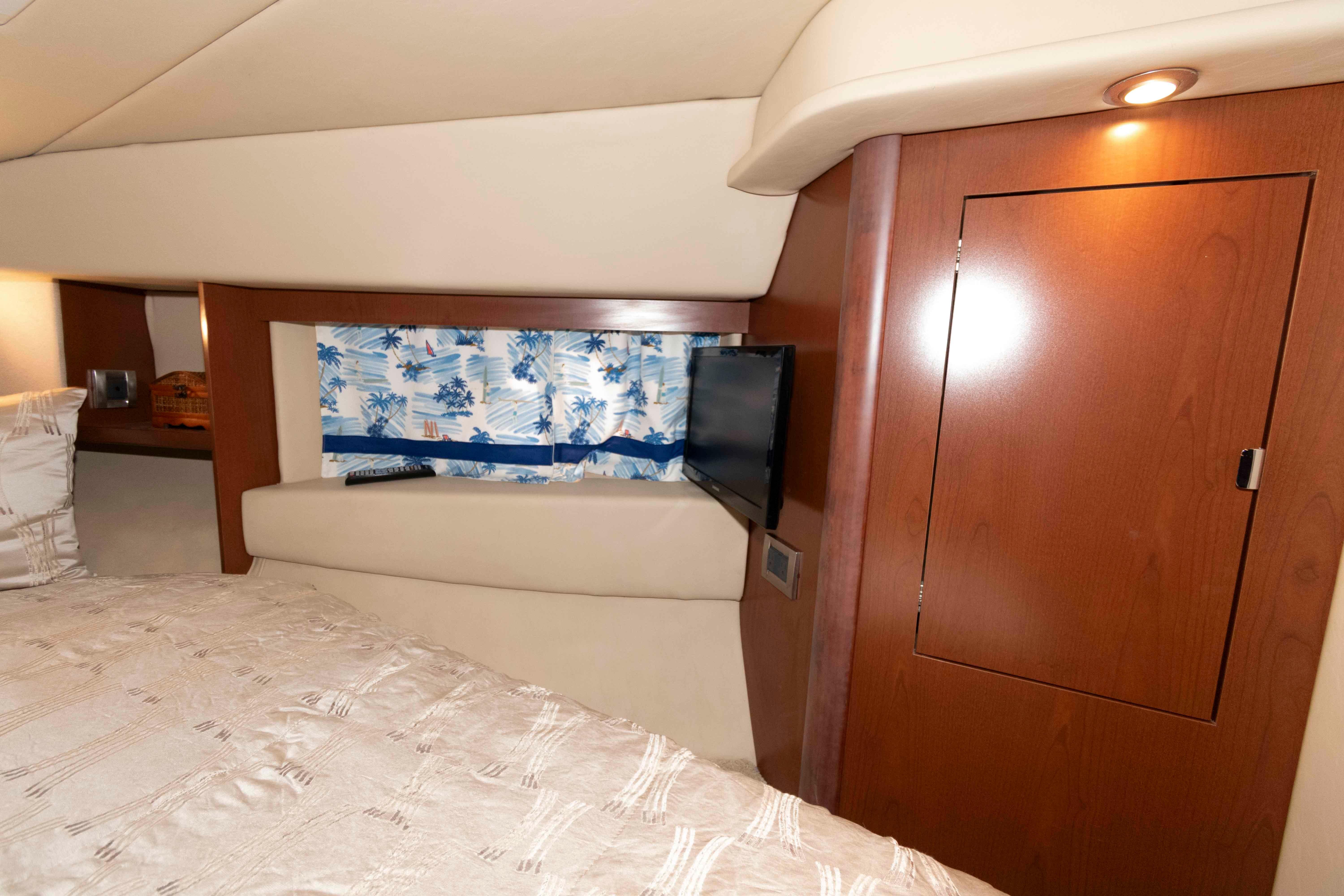 DC 10452 WH Knot 10 Yacht Sales DC 10452 WH Knot 10 Yacht Sales