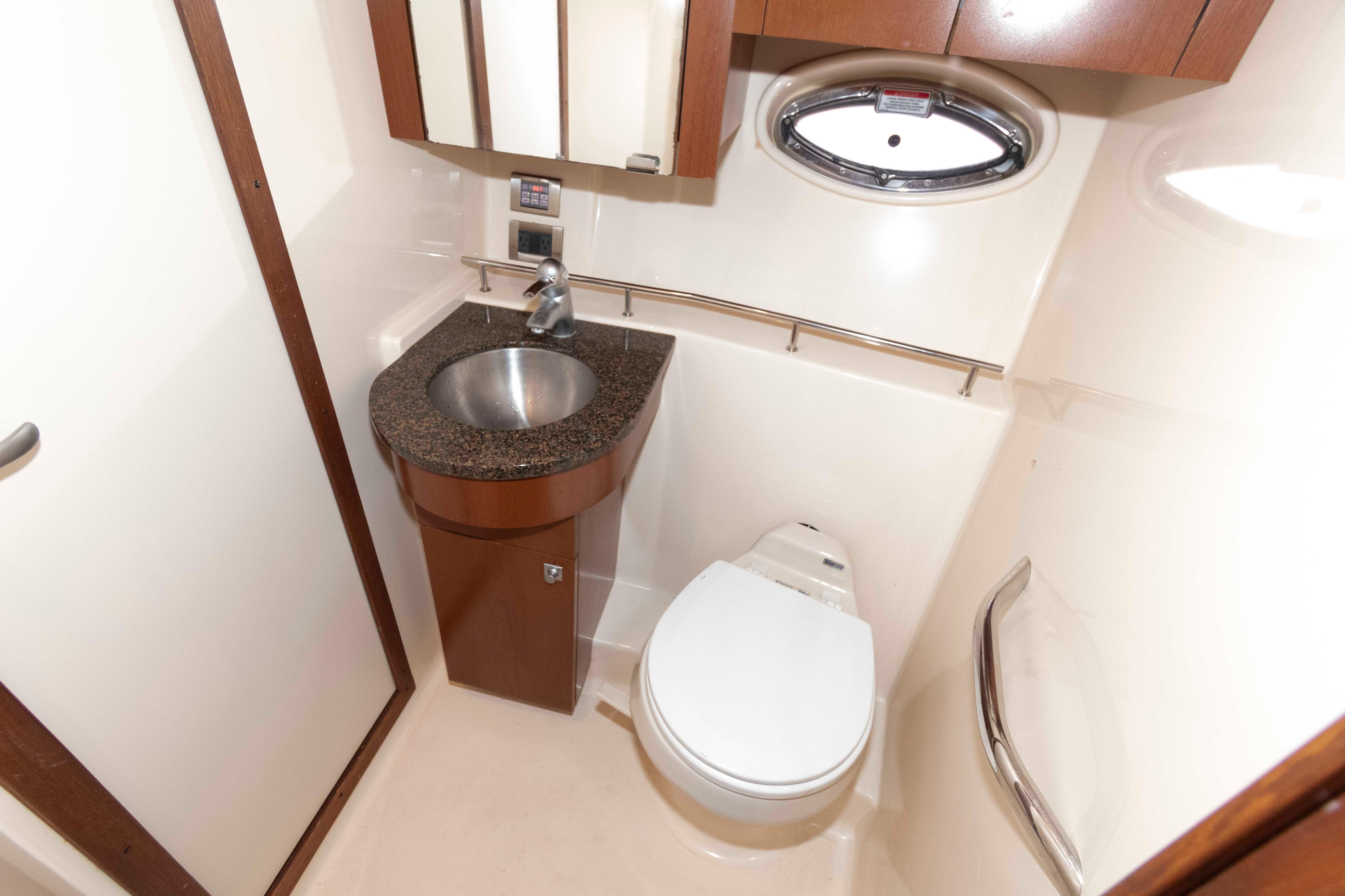 DC 10452 WH Knot 10 Yacht Sales DC 10452 WH Knot 10 Yacht Sales