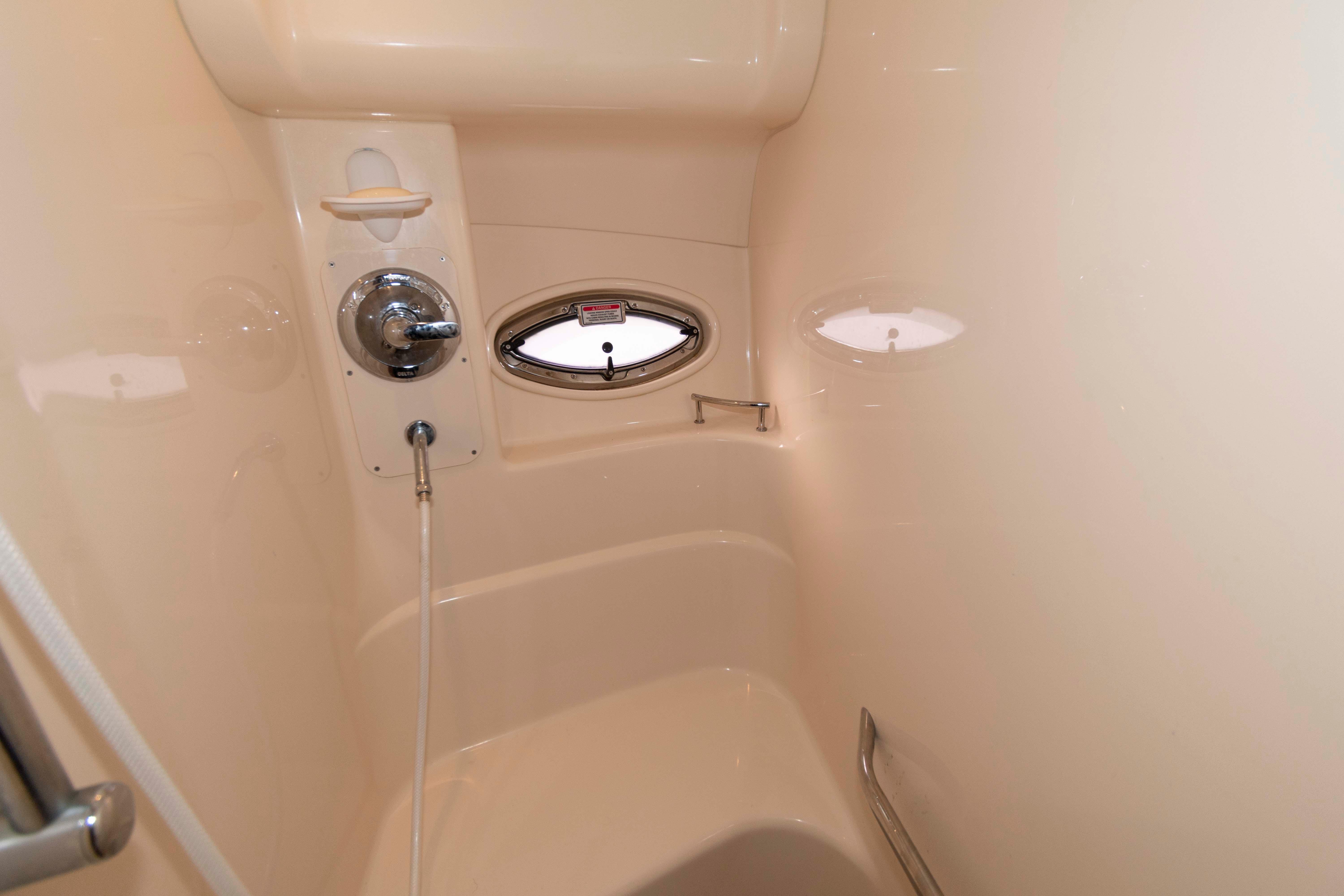 DC 10452 WH Knot 10 Yacht Sales DC 10452 WH Knot 10 Yacht Sales