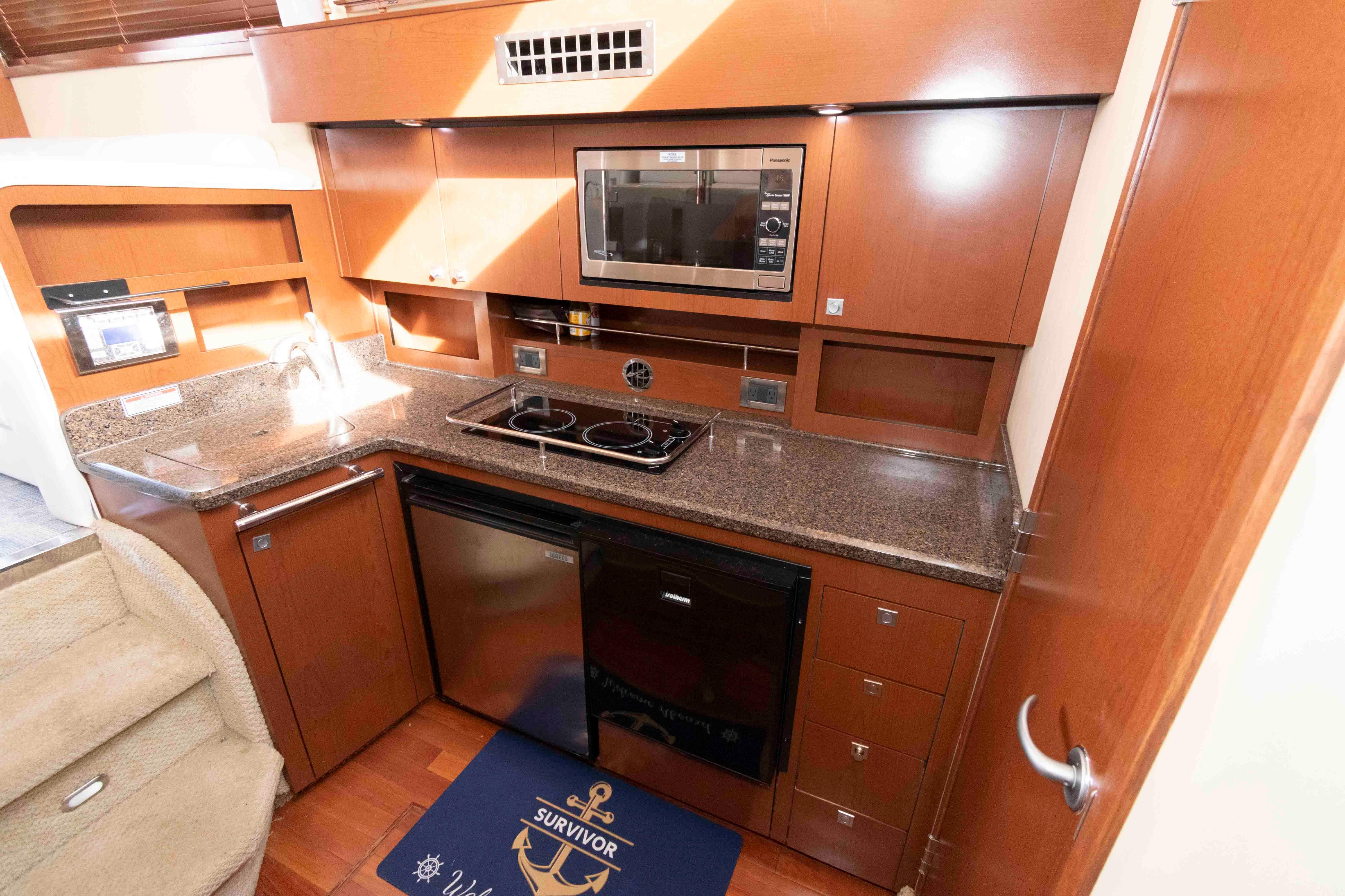 DC 10452 WH Knot 10 Yacht Sales DC 10452 WH Knot 10 Yacht Sales