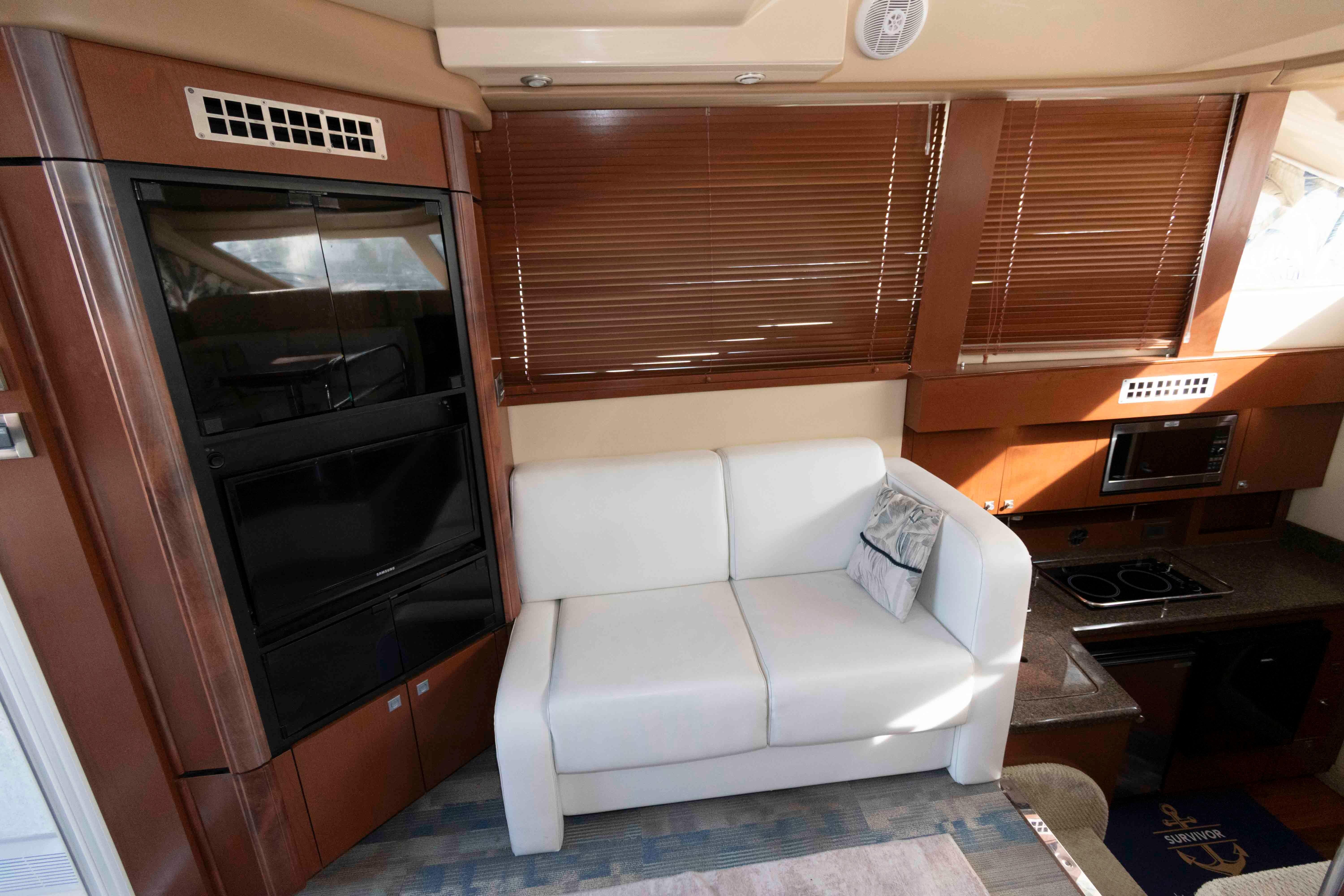 DC 10452 WH Knot 10 Yacht Sales DC 10452 WH Knot 10 Yacht Sales