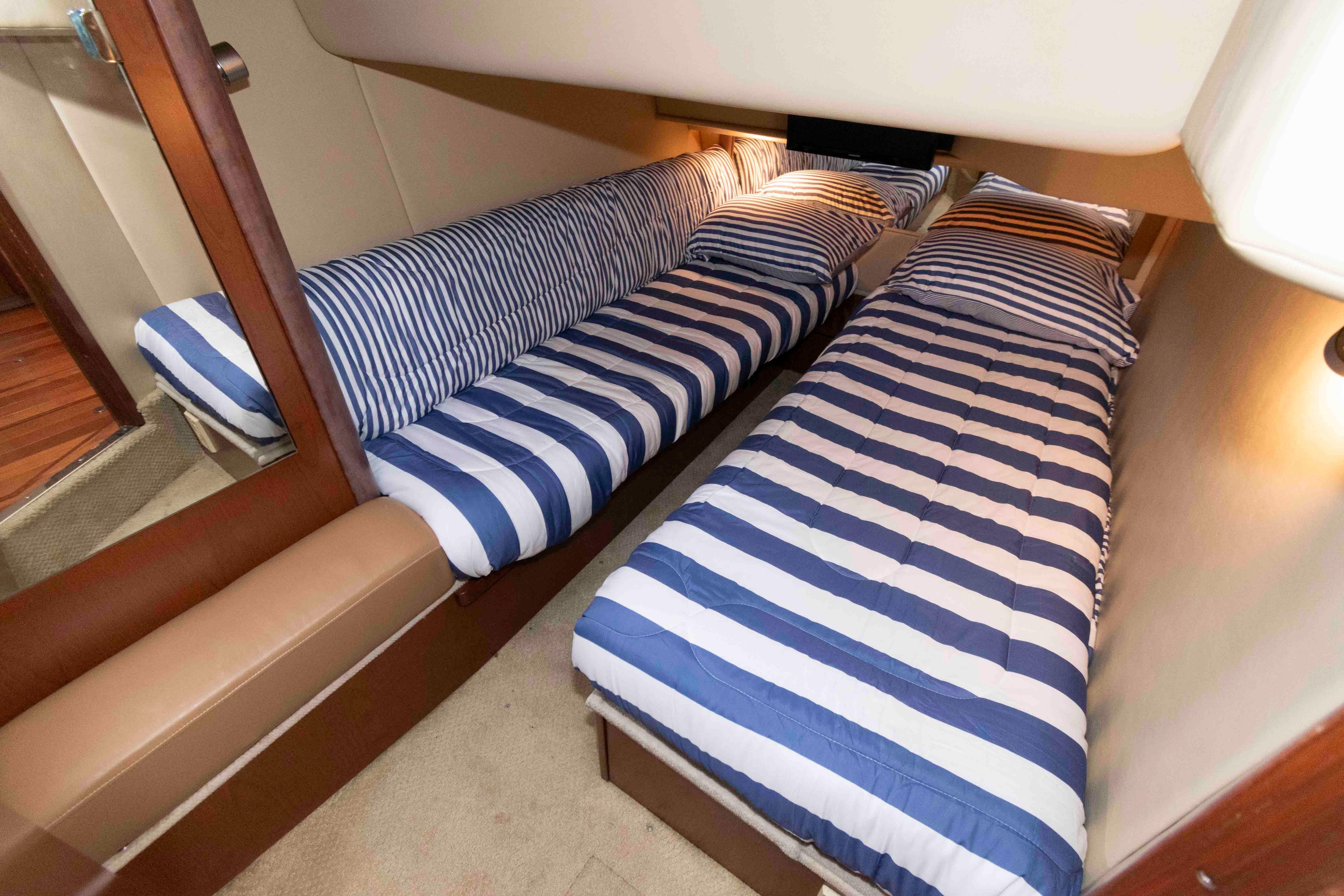 DC 10452 WH Knot 10 Yacht Sales DC 10452 WH Knot 10 Yacht Sales