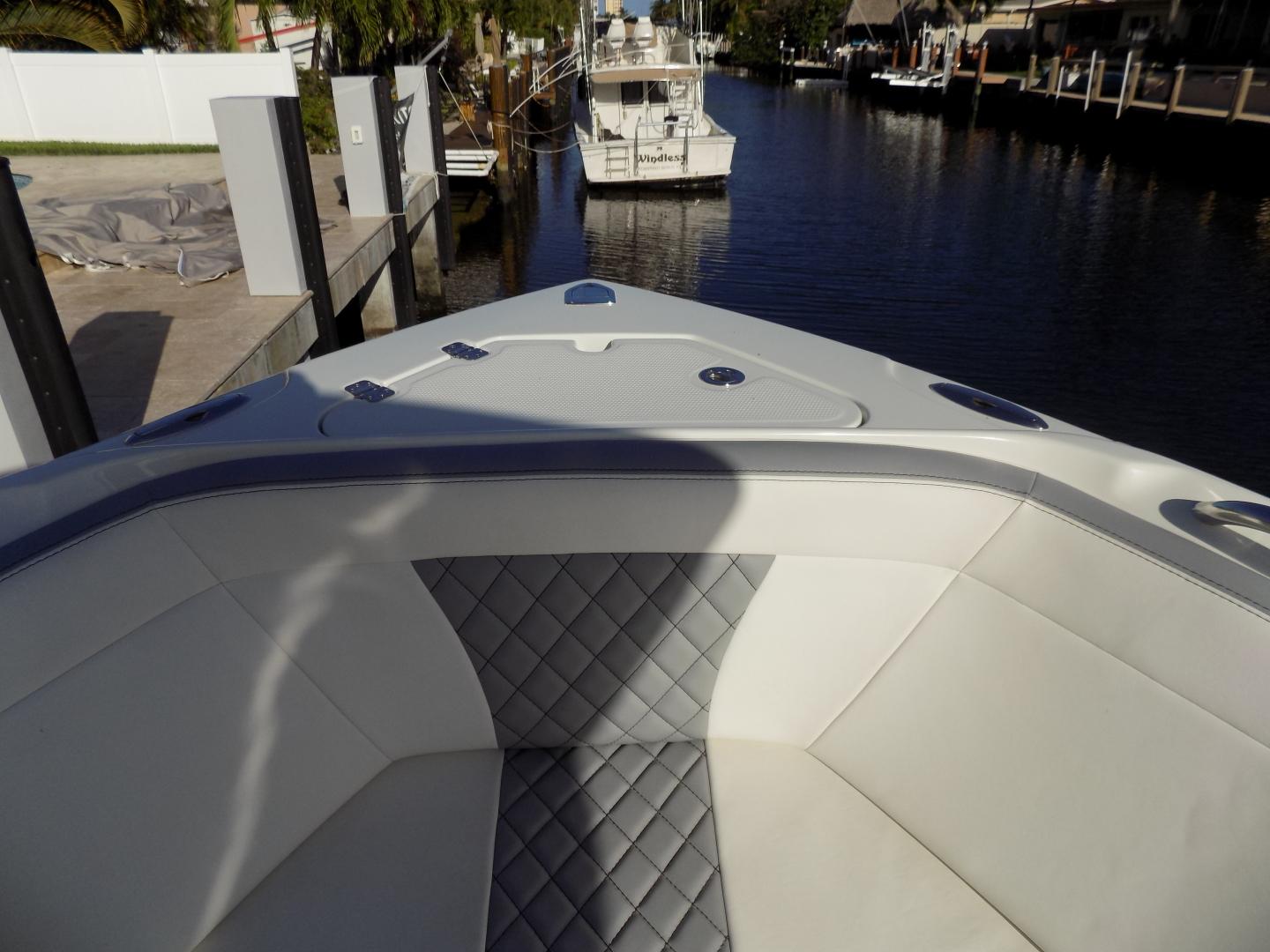 2017 Sailfish 2360 CC - Bow
