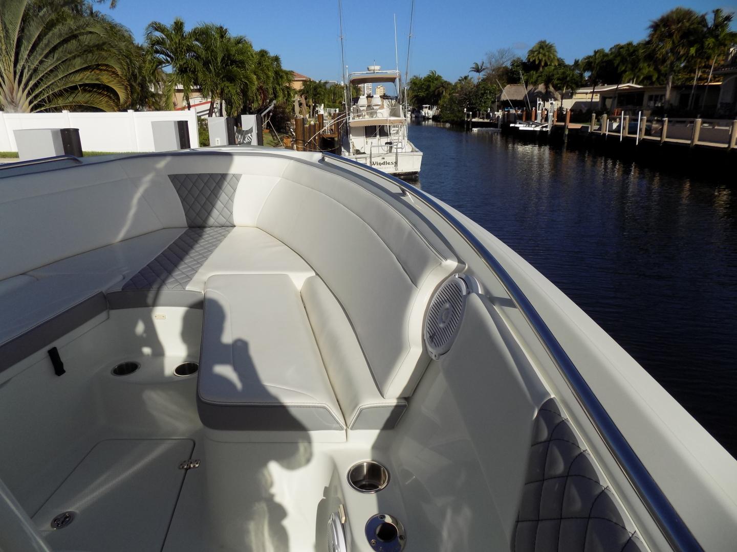 2017 Sailfish 2360 CC - Bow View