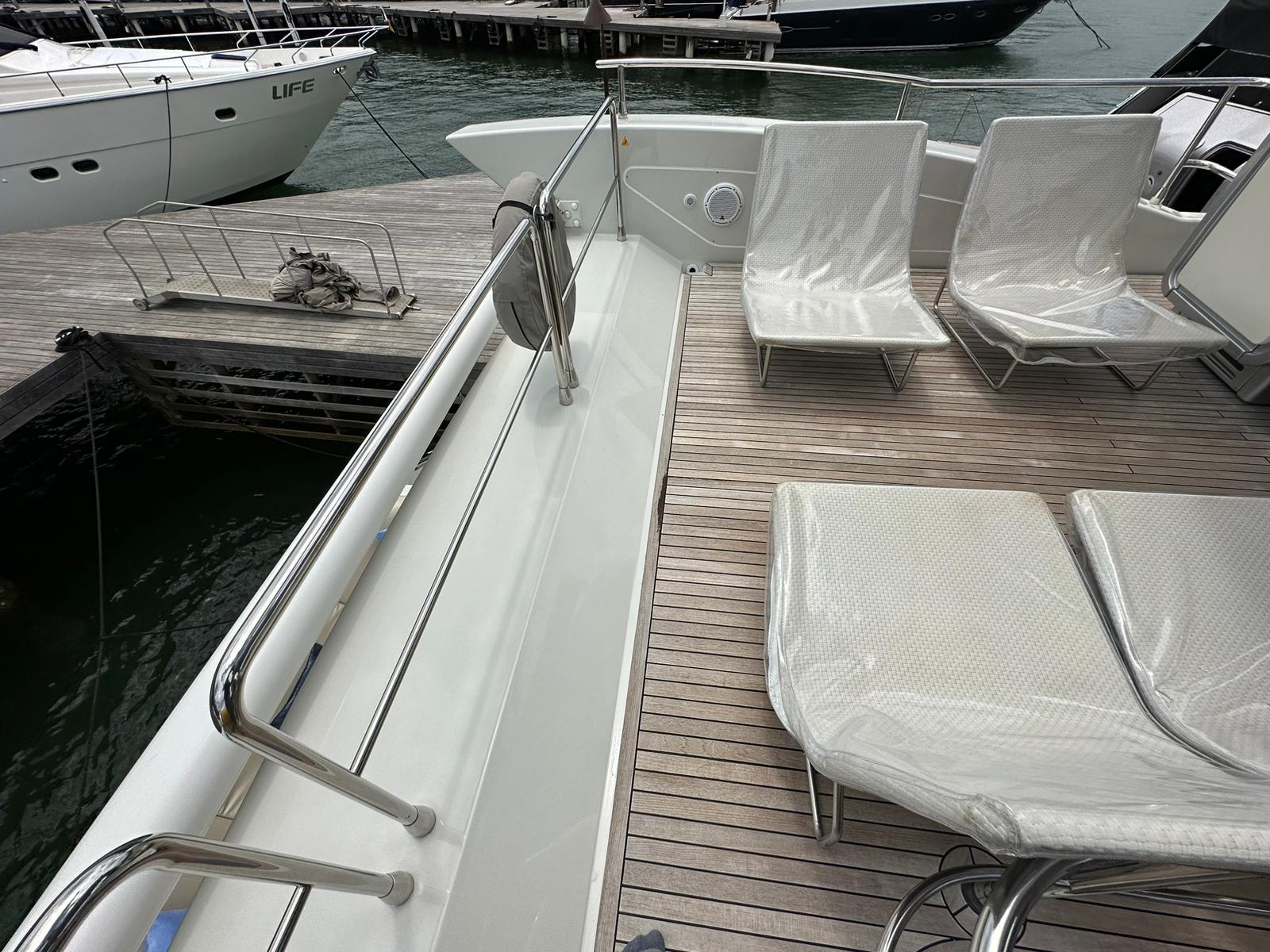 2012 Azimut 72S