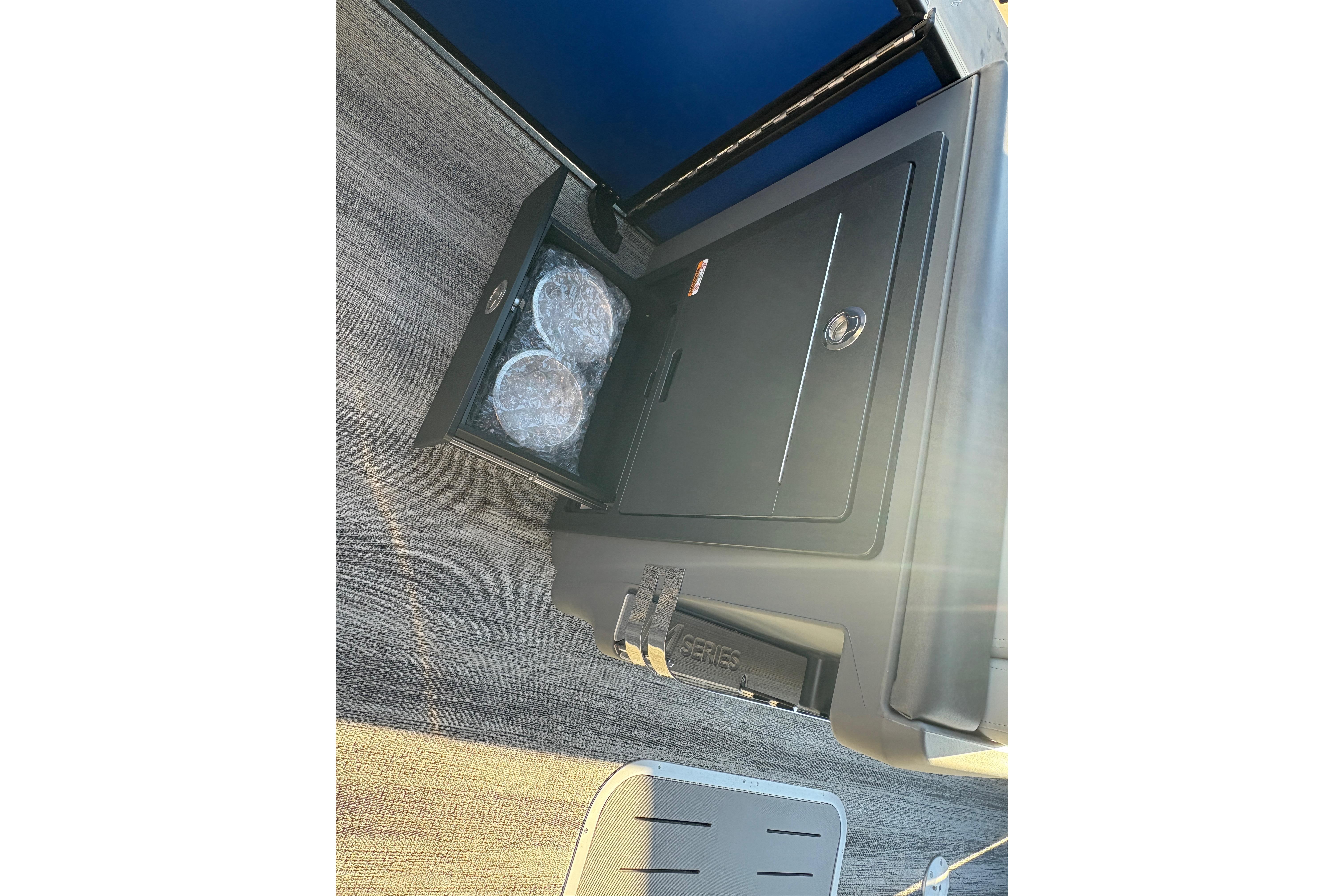 2026 Bennington 26 MSB #B6988G inventory image at Sun Country Marine Group, Lake Havasu City, AZ