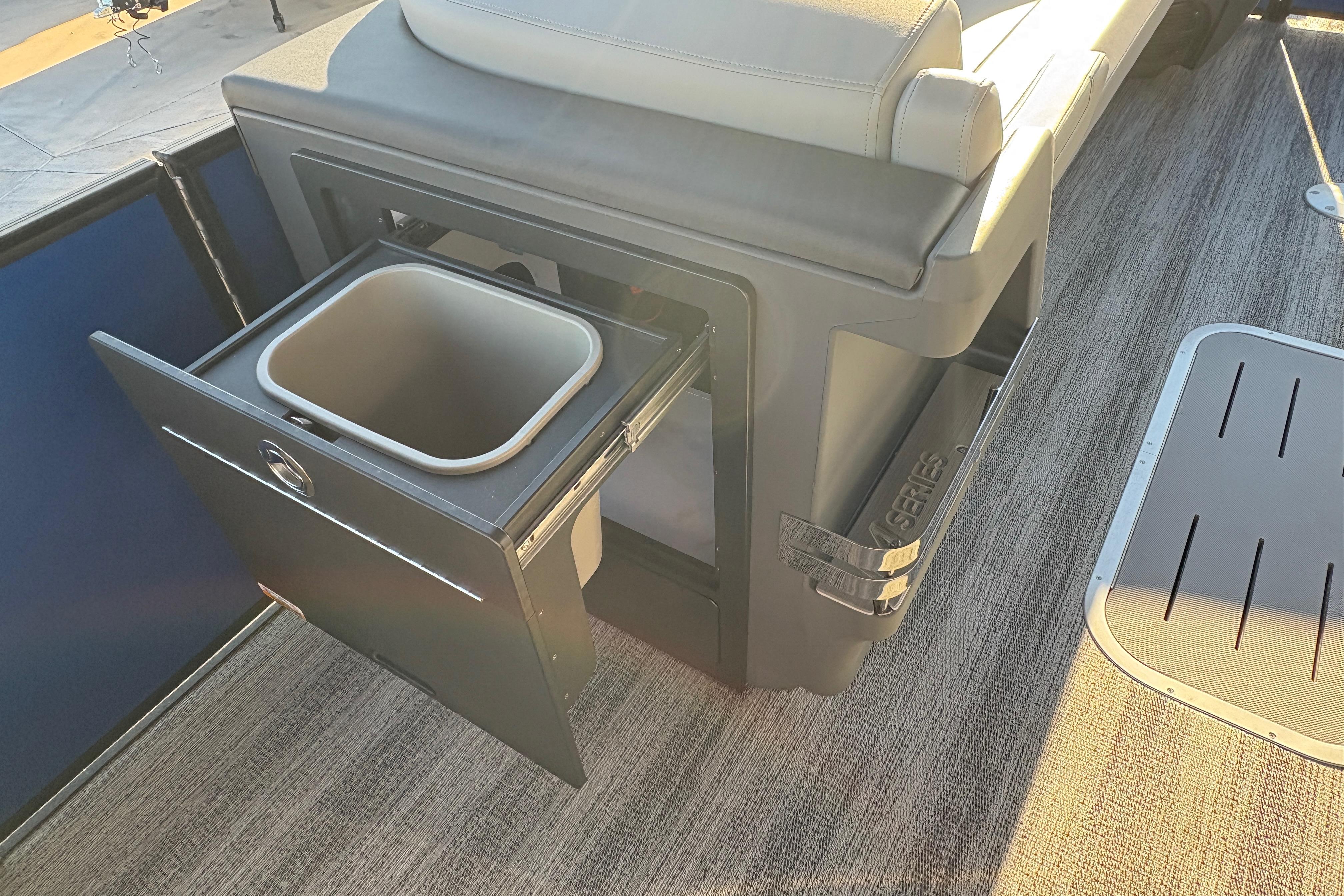 2026 Bennington 26 MSB #B6988G inventory image at Sun Country Marine Group, Lake Havasu City, AZ