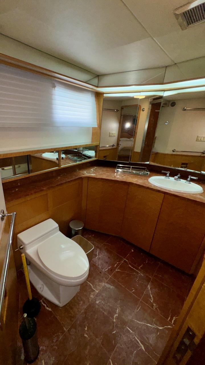 Burger-86 Raised Pilothouse 1987-Adventurer FL-US-9749338 | Thumbnail