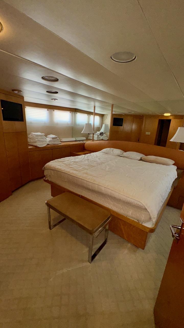 Burger-86 Raised Pilothouse 1987-Adventurer FL-US-9749338 | Thumbnail