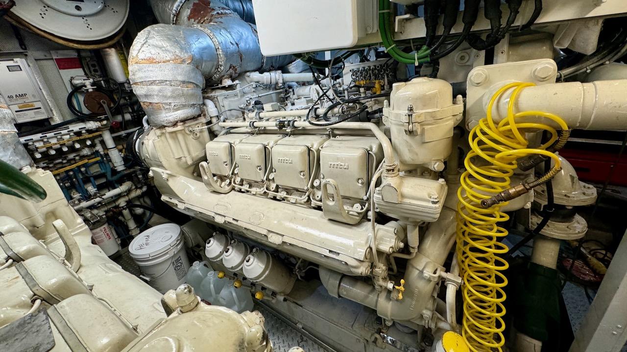 Burger-86 Raised Pilothouse 1987-Adventurer FL-US-9749338 | Thumbnail