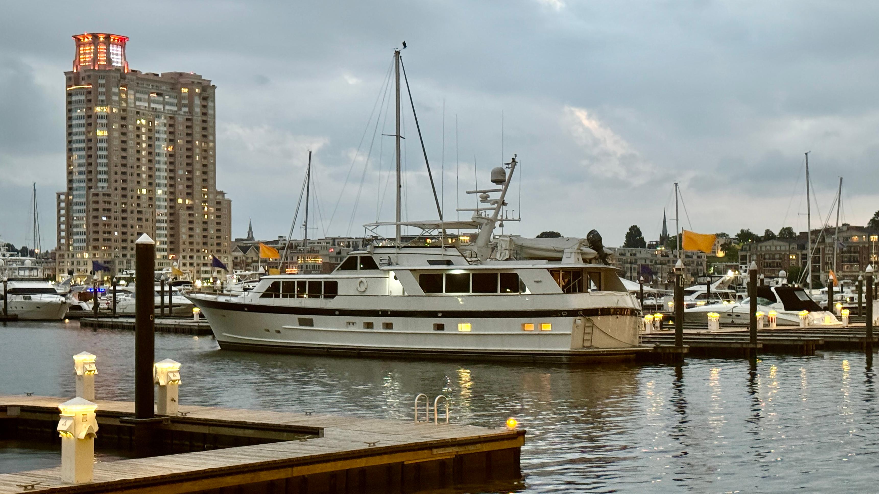 Burger-86 Raised Pilothouse 1987-Adventurer FL-US-9749338 | Thumbnail