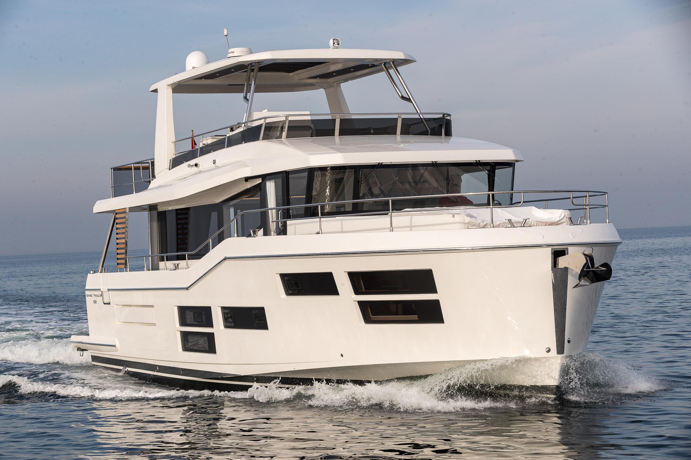 Yacht Photos Pics