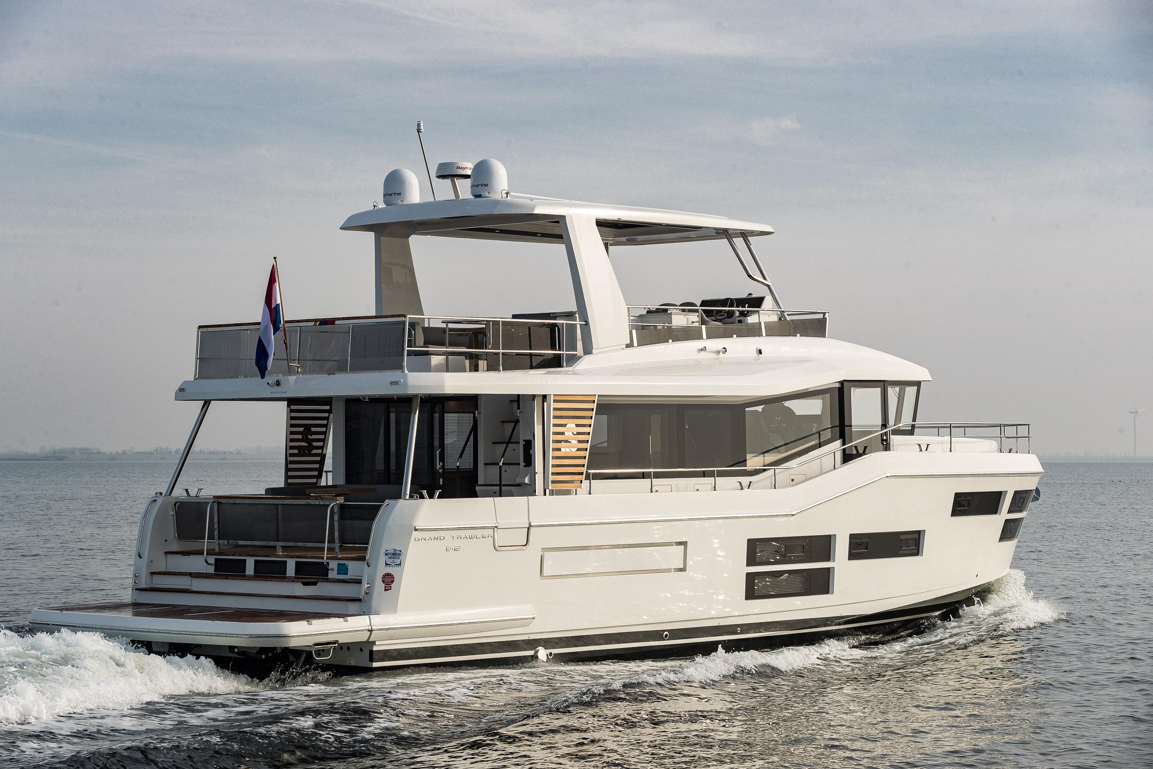 Yacht Photos Pics