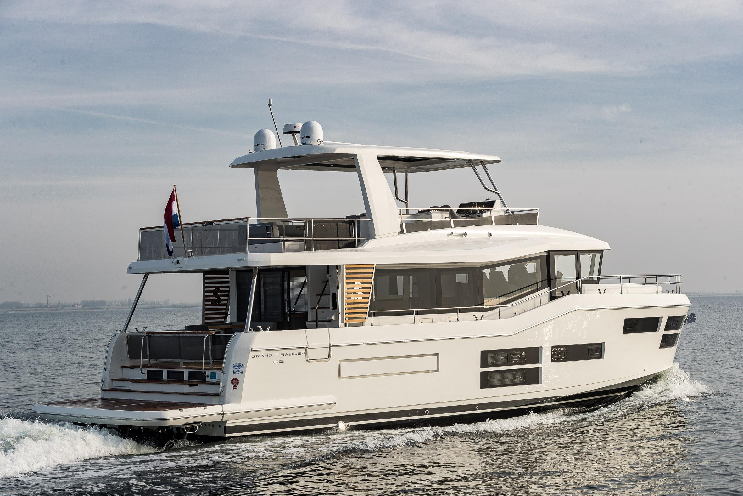 Yacht Photos Pics