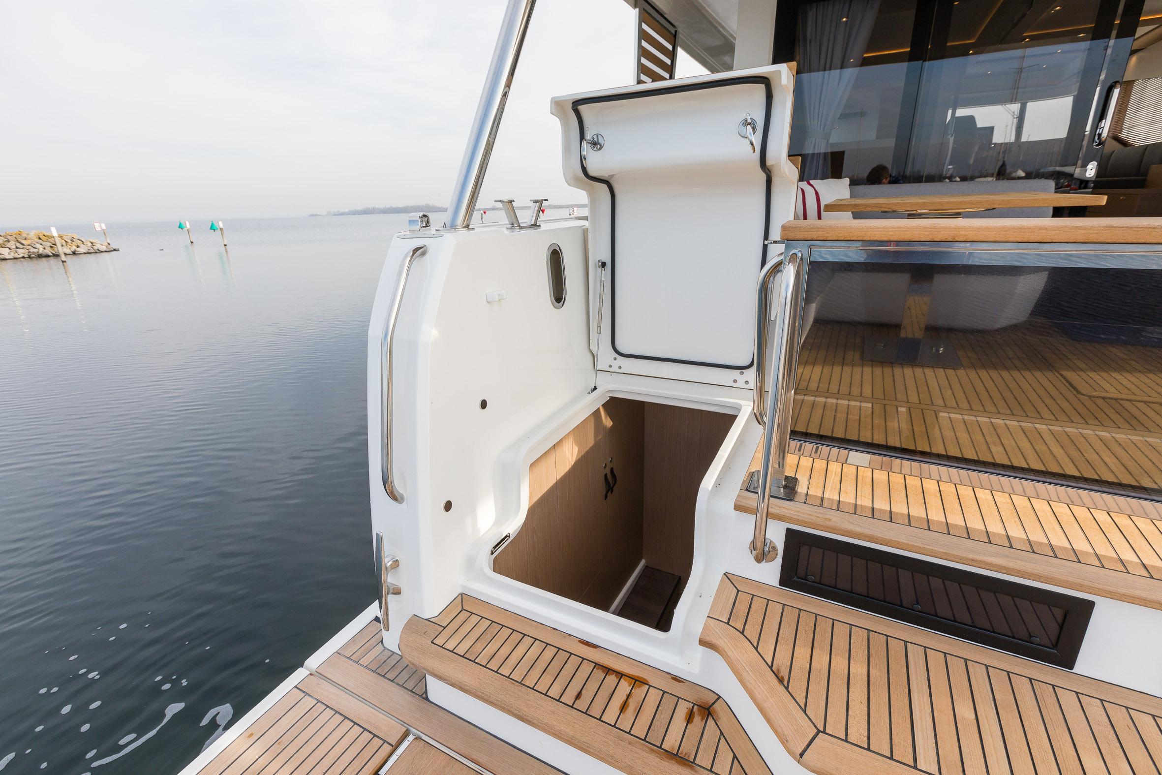 Yacht Photos Pics