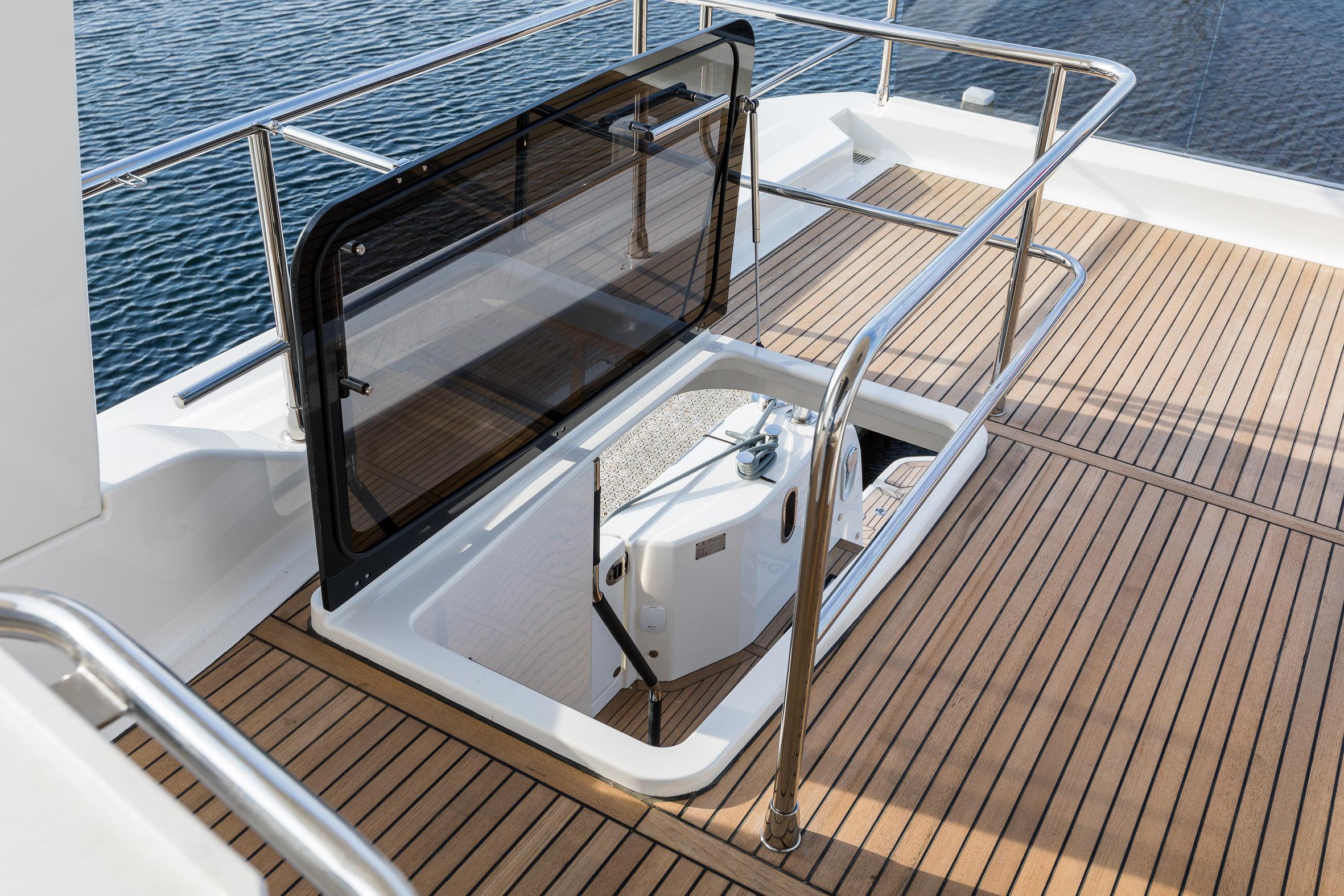 Yacht Photos Pics