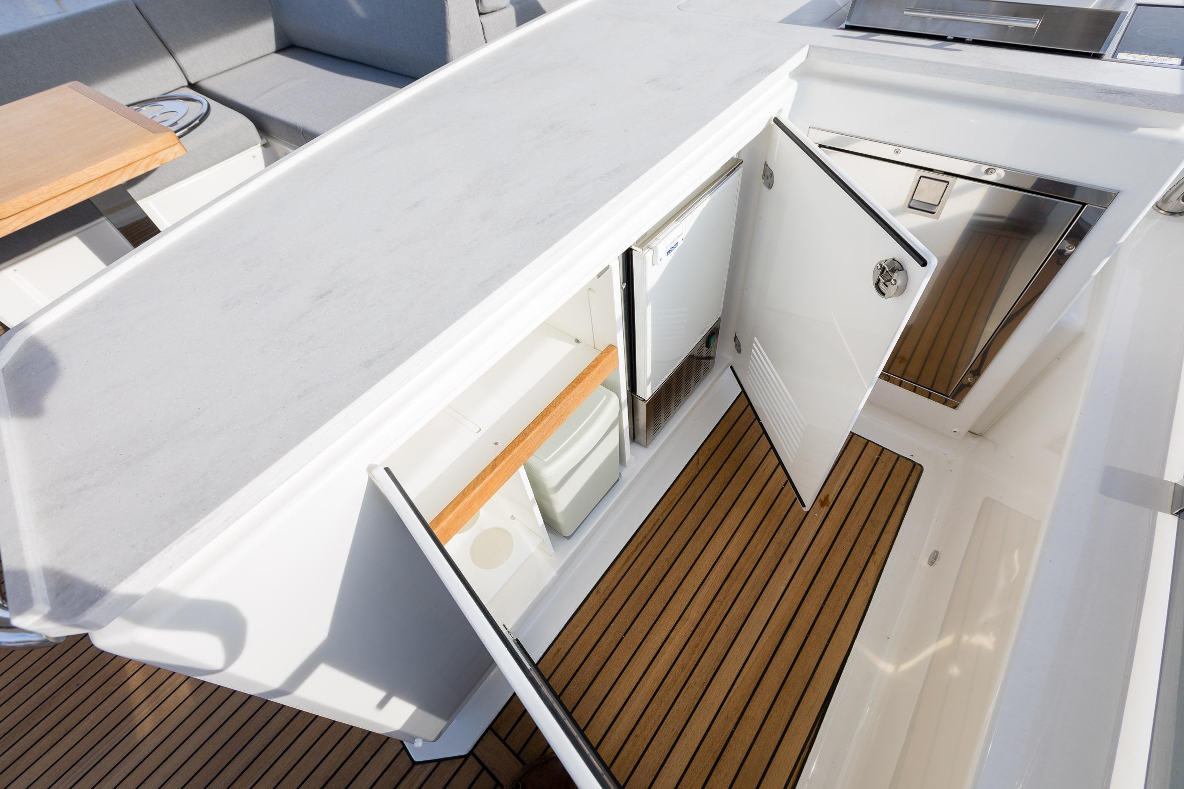 Yacht Photos Pics