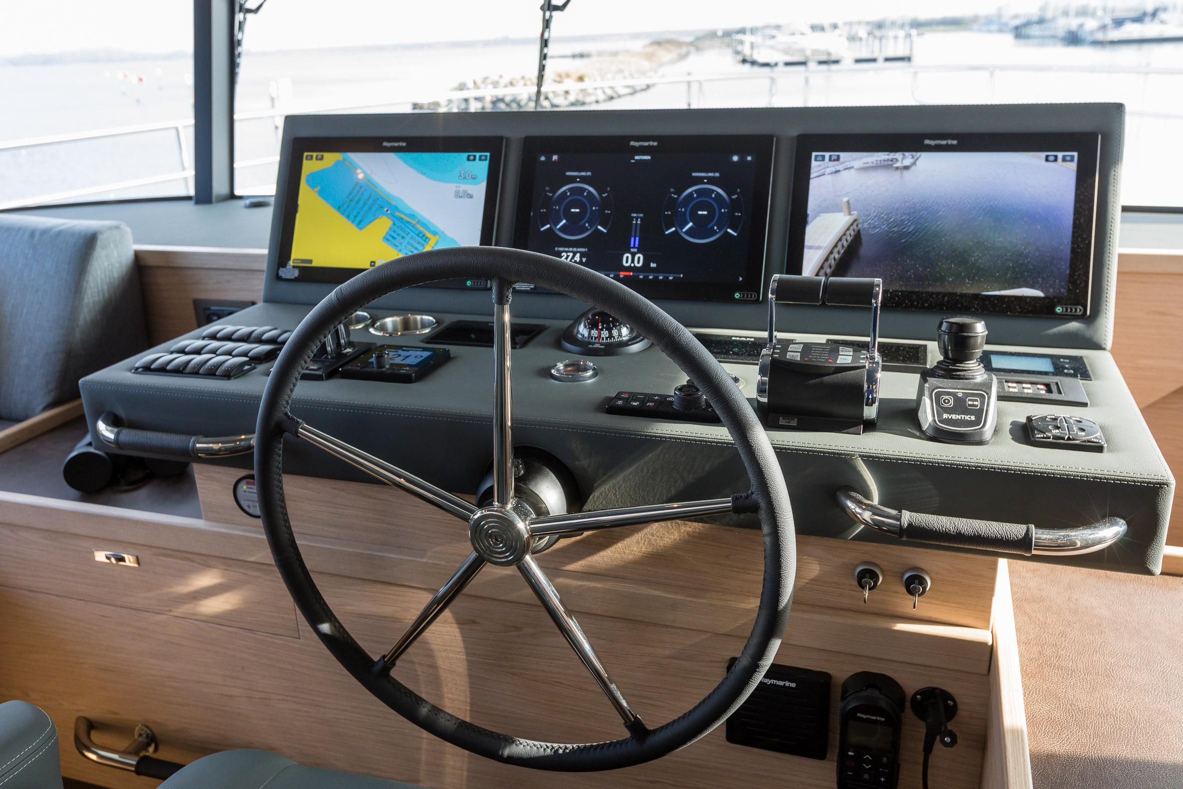 Yacht Photos Pics