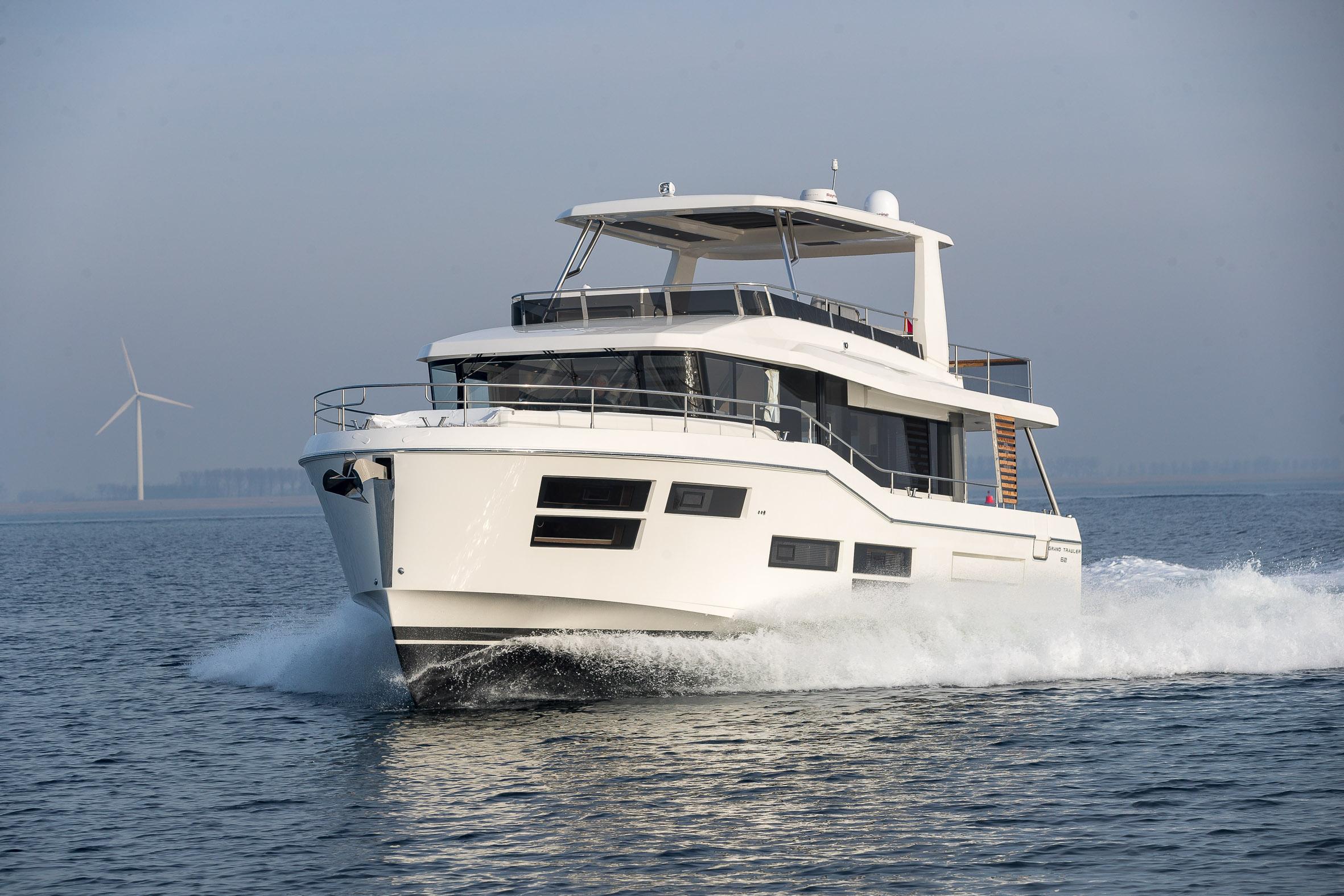 Yacht Photos Pics