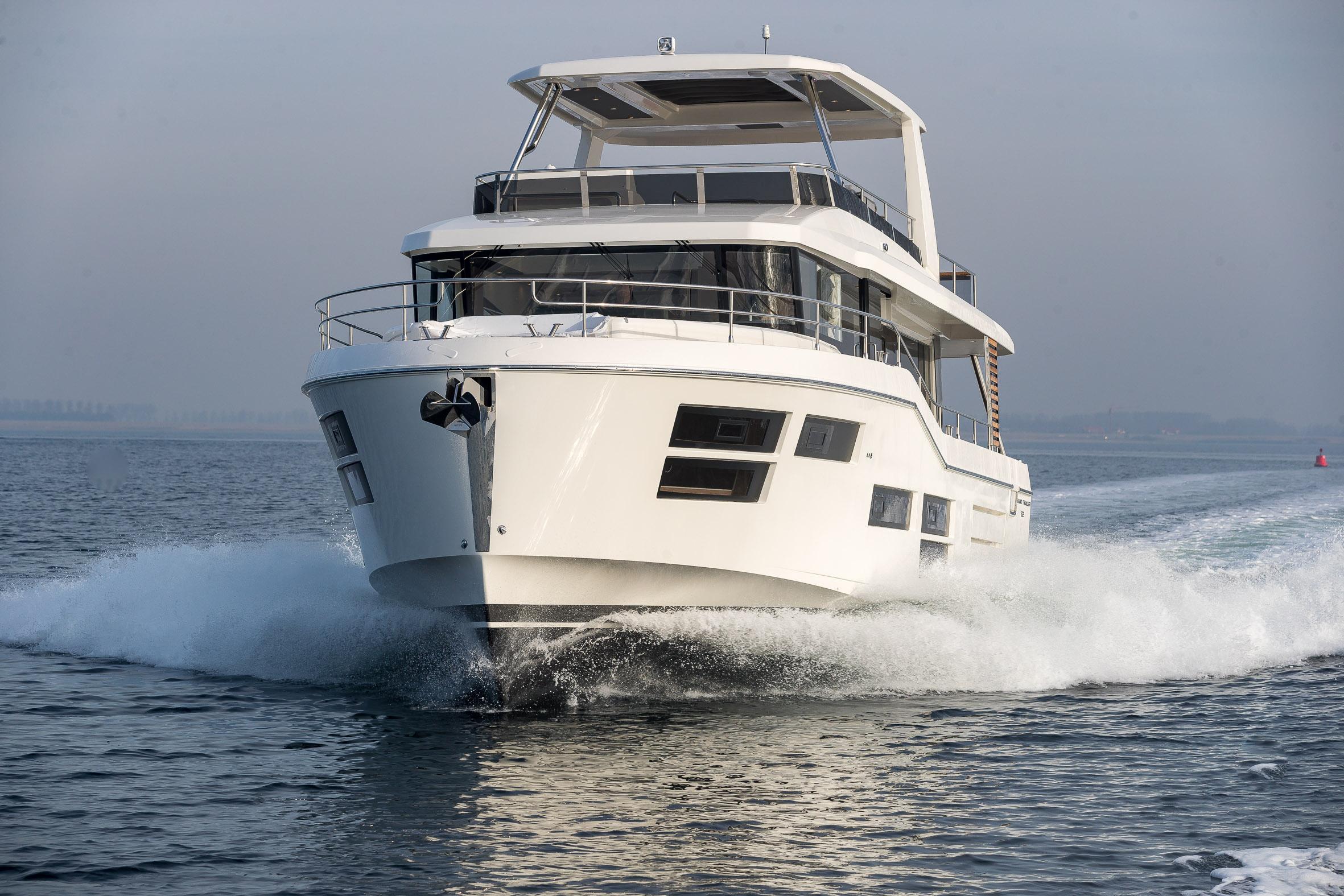Yacht Photos Pics