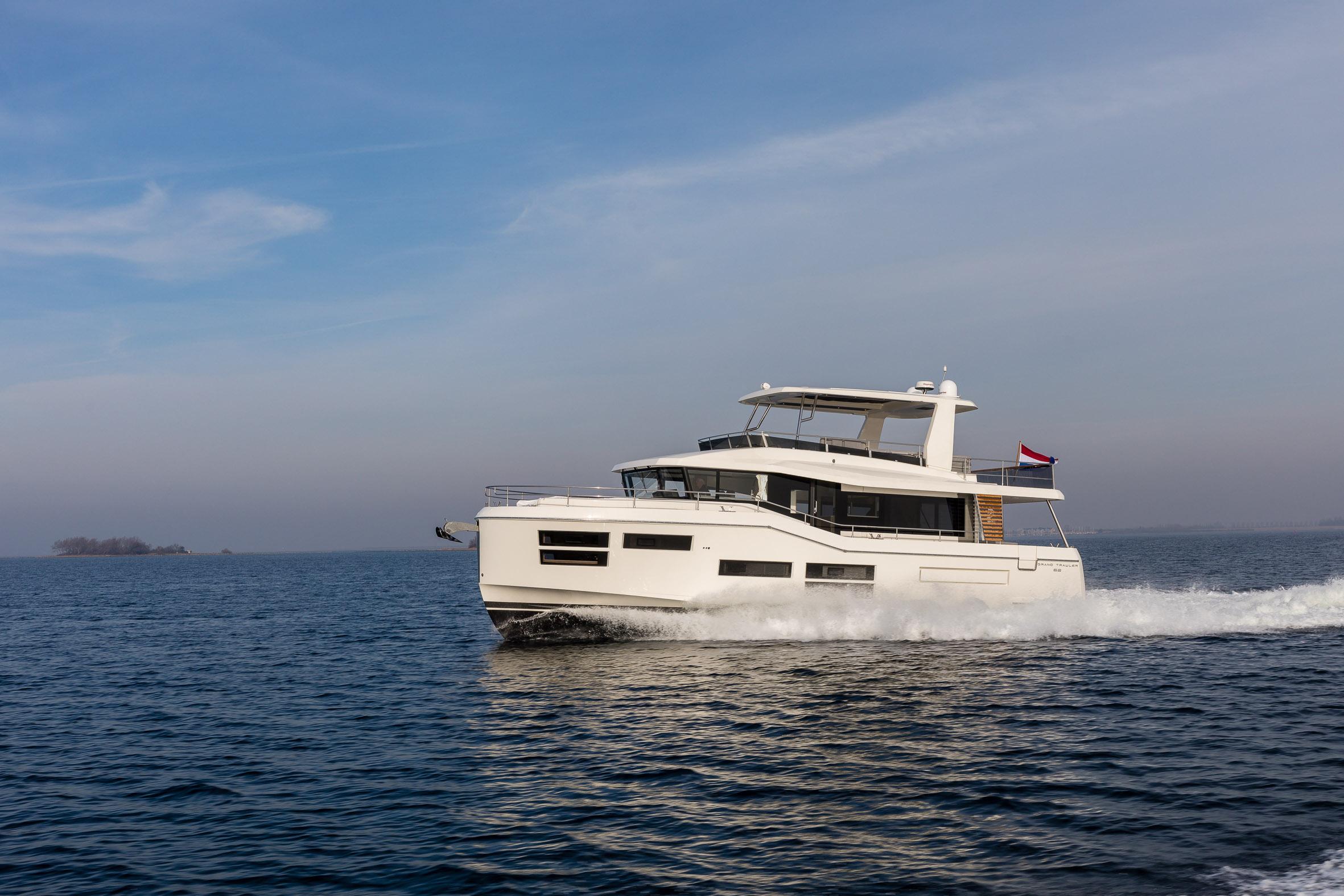 Yacht Photos Pics
