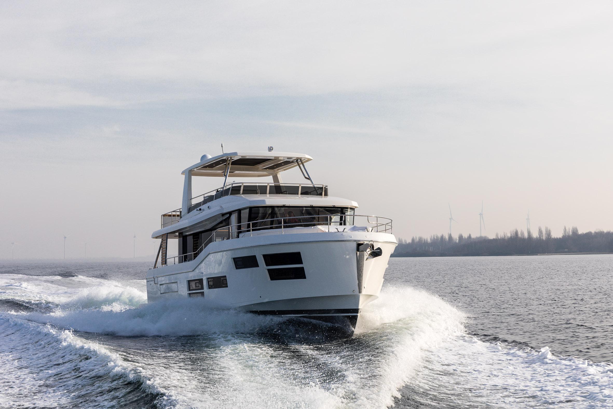 Yacht Photos Pics